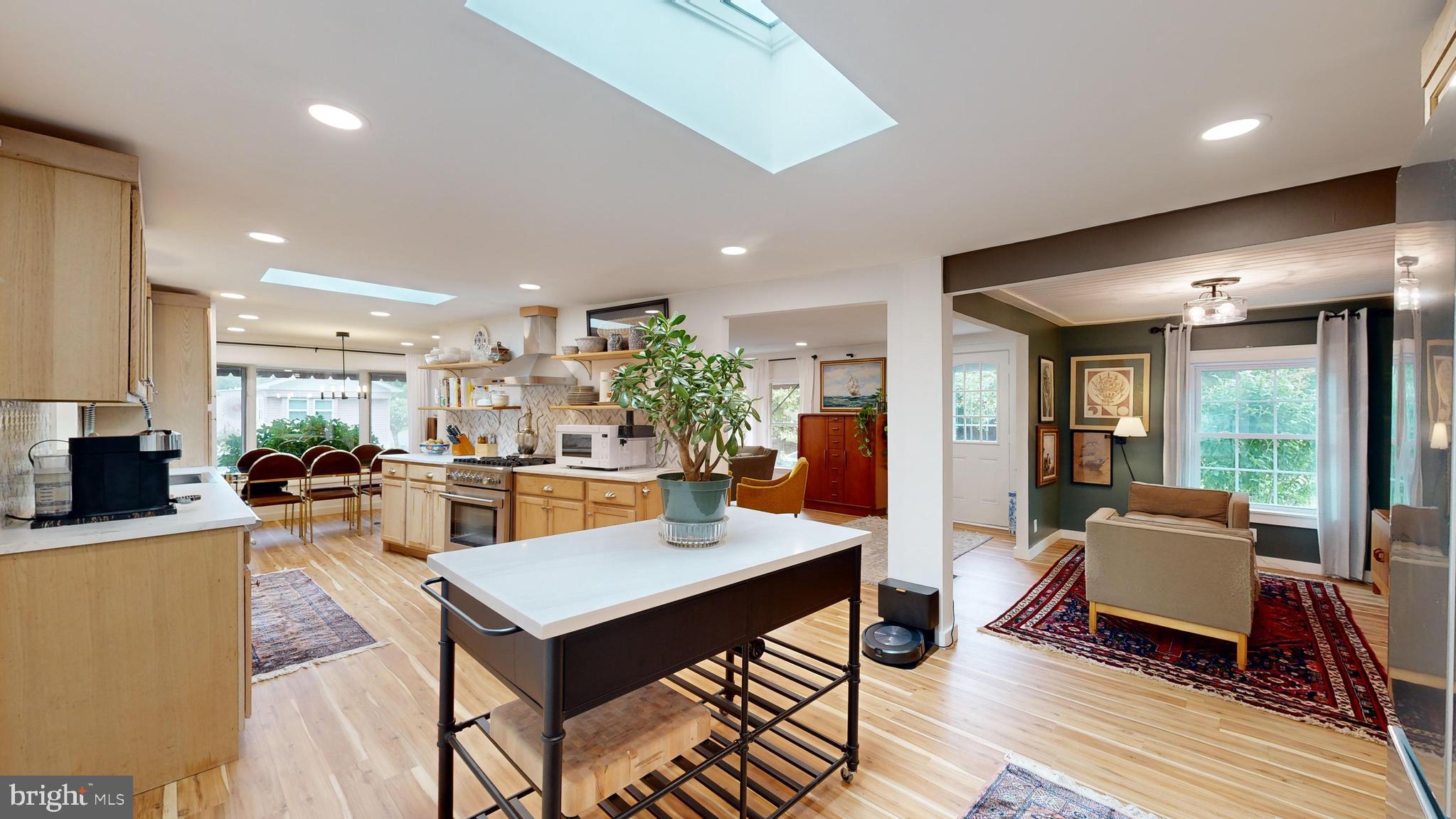 21 COLONIAL LANE