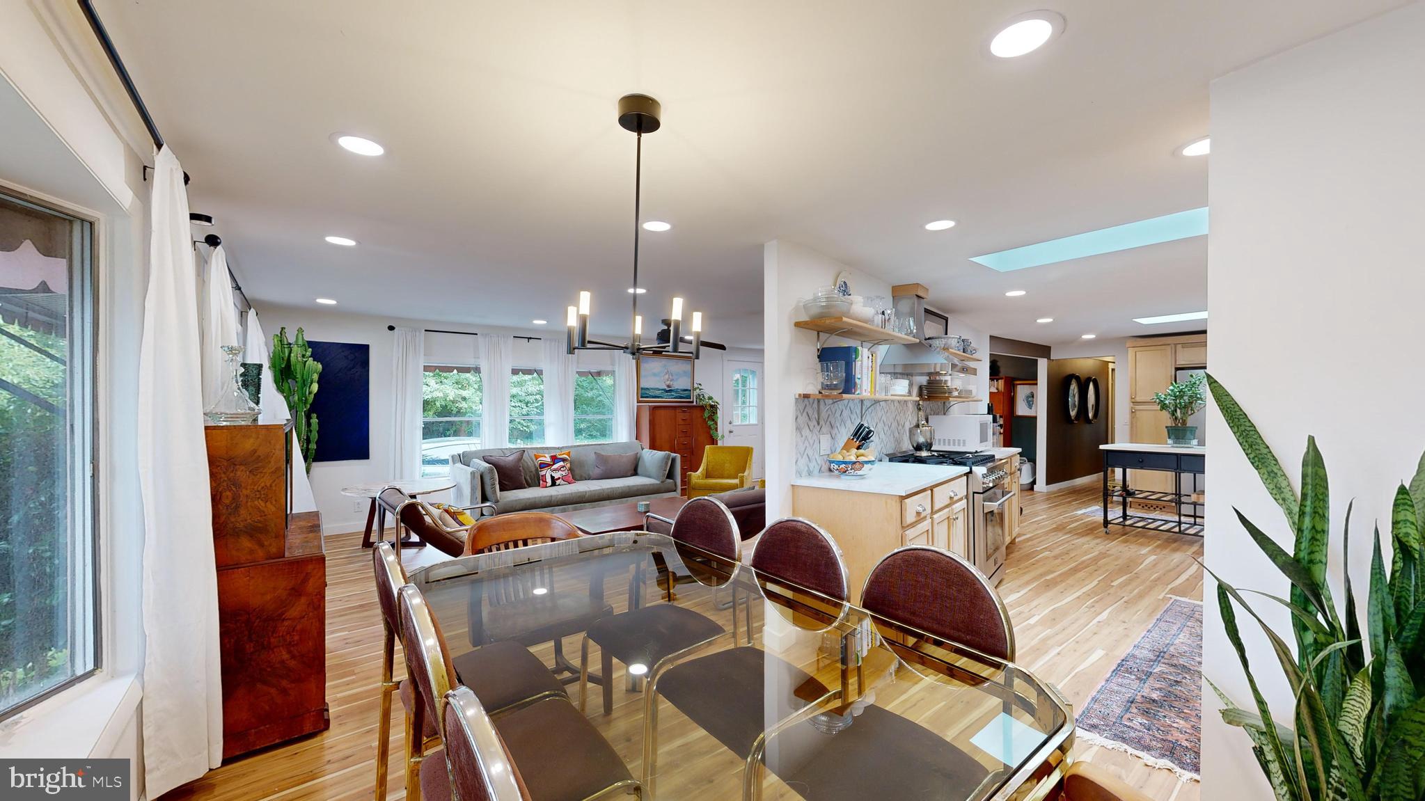 21 COLONIAL LANE