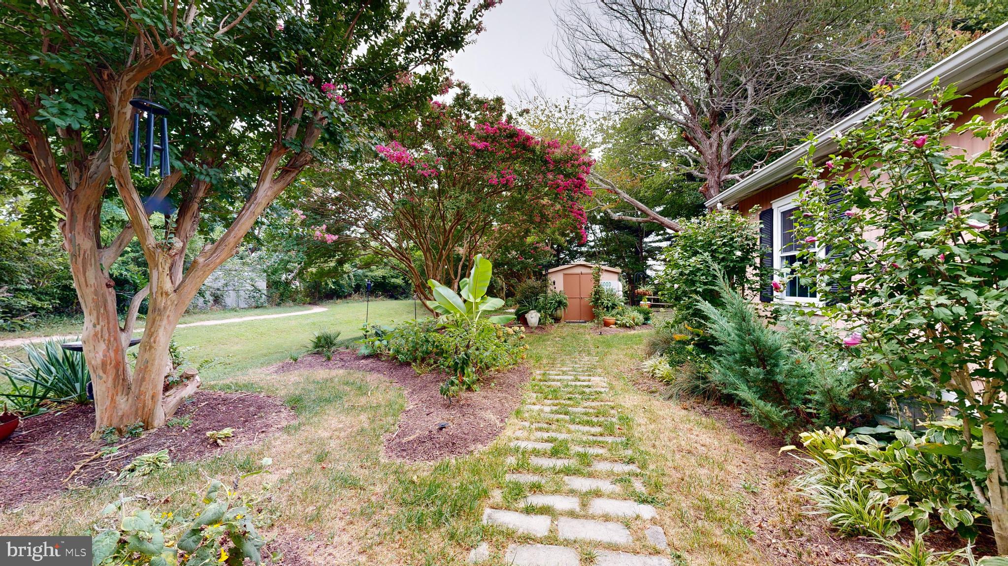 21 COLONIAL LANE