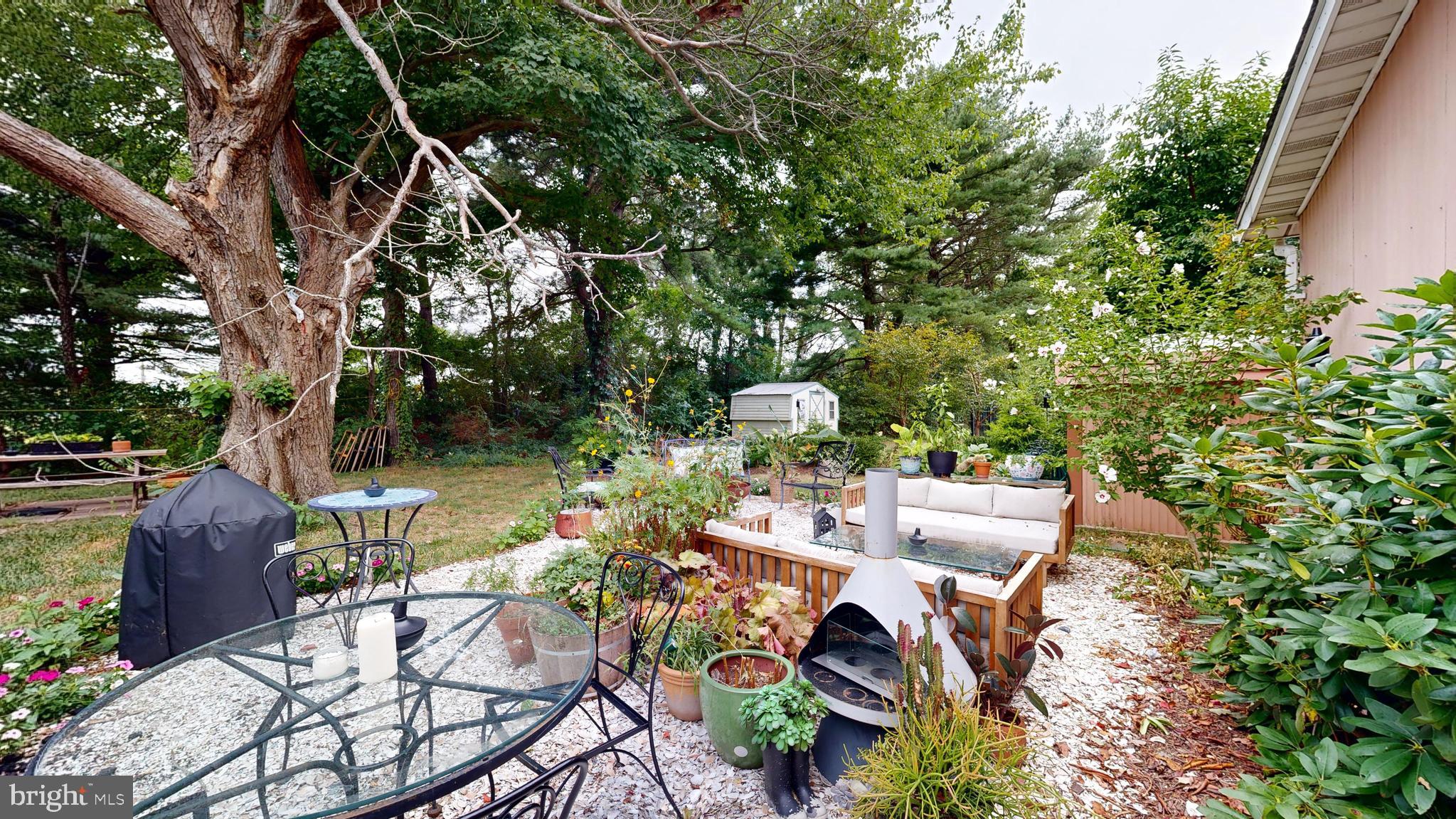 21 COLONIAL LANE