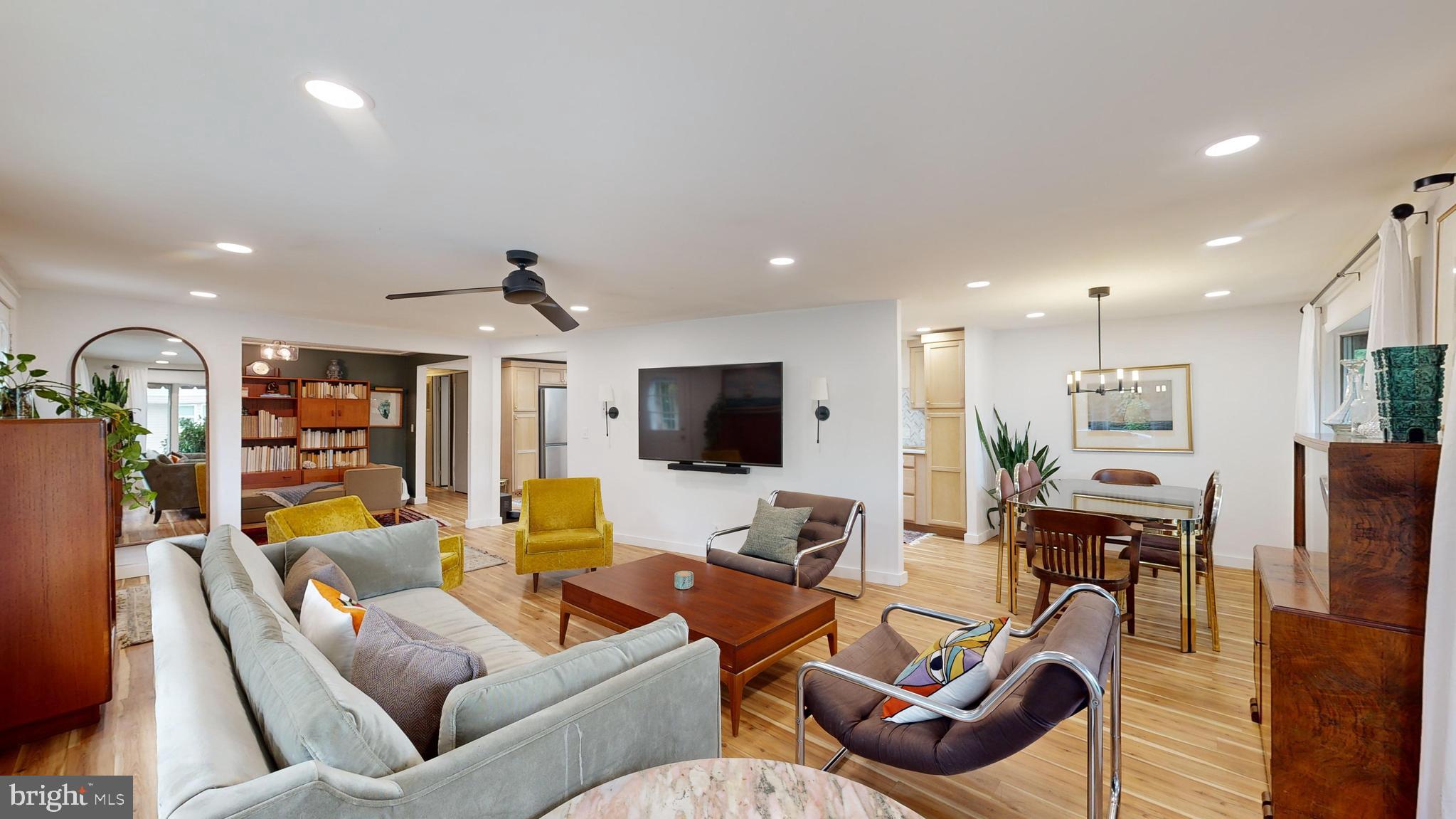 21 COLONIAL LANE
