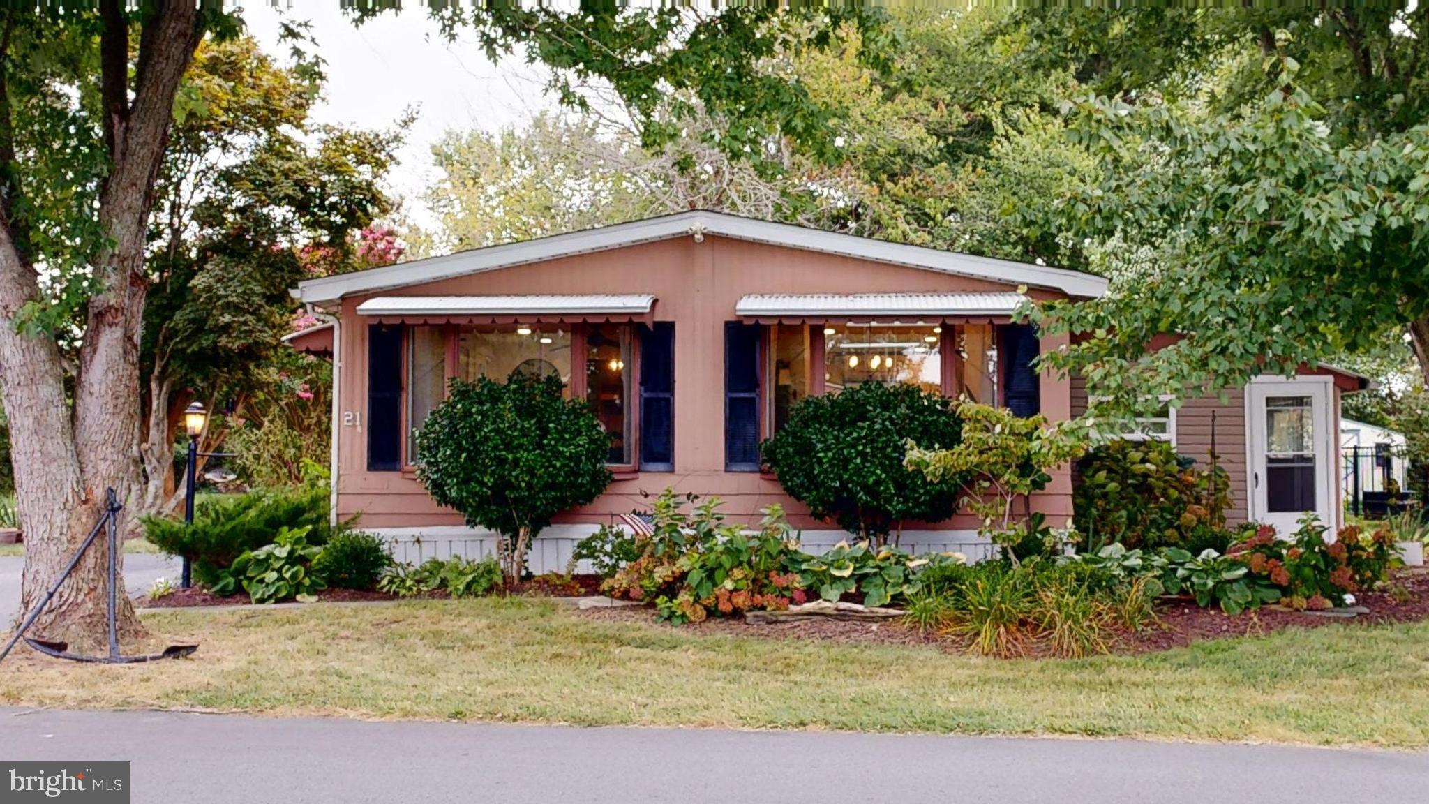 21 COLONIAL LANE