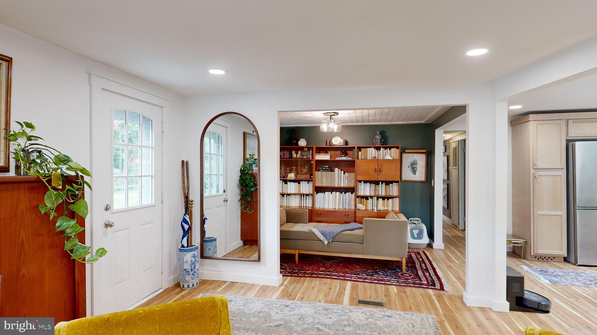 21 COLONIAL LANE