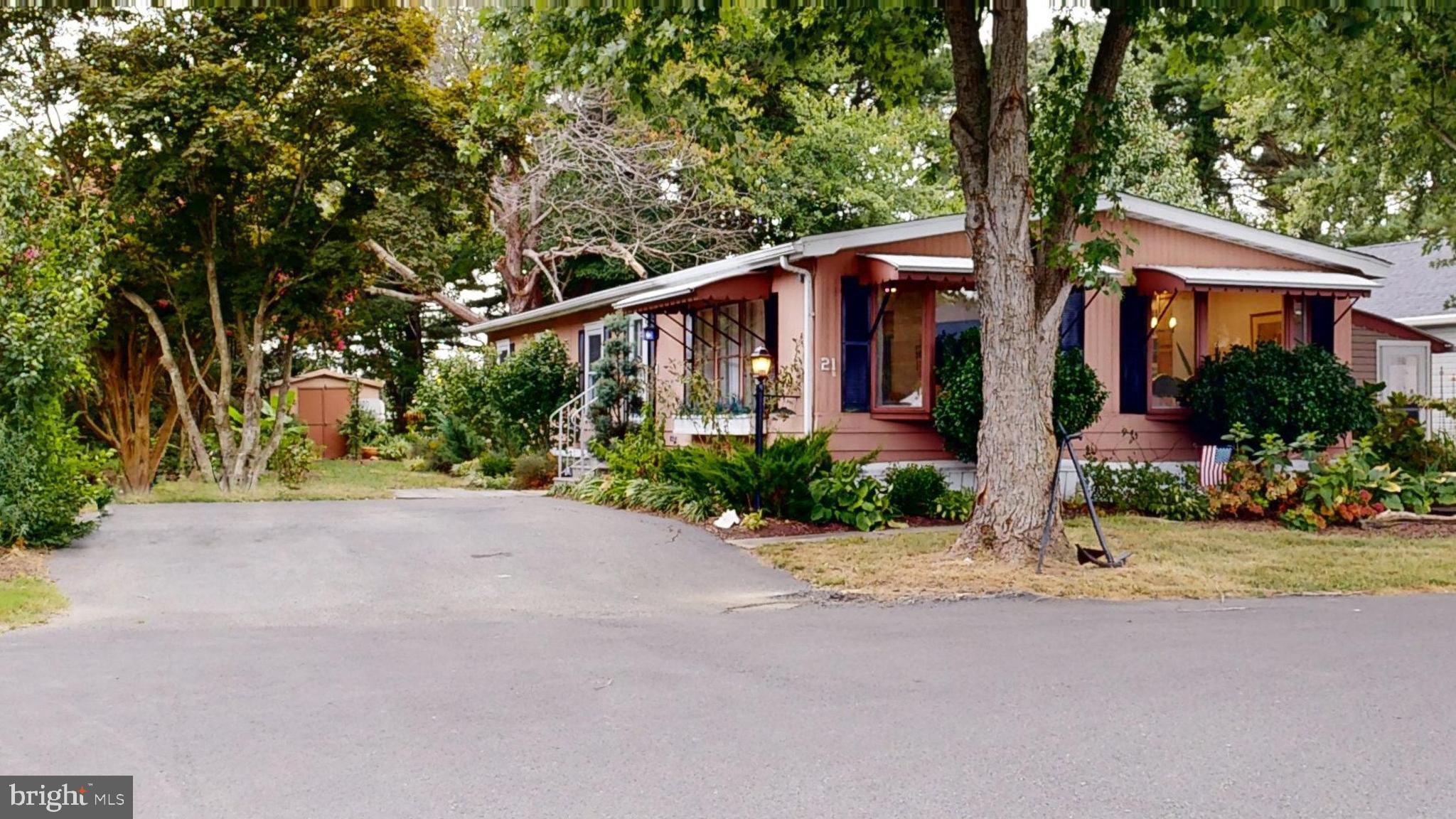 21 COLONIAL LANE