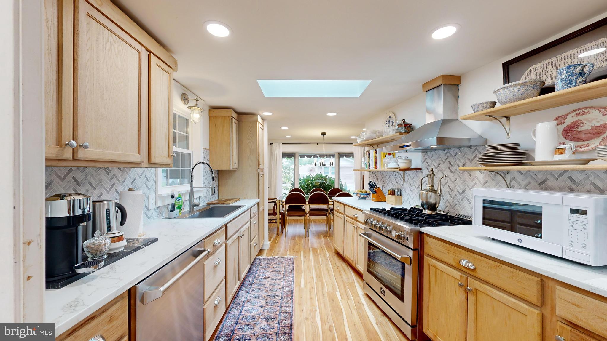 21 COLONIAL LANE