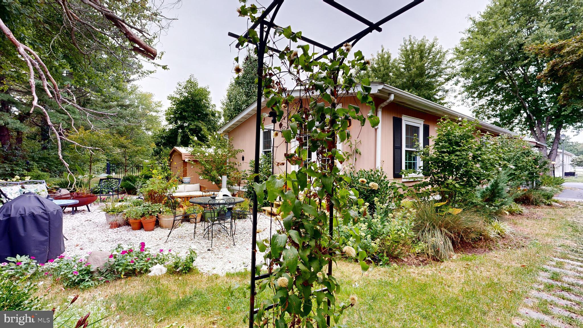 21 COLONIAL LANE