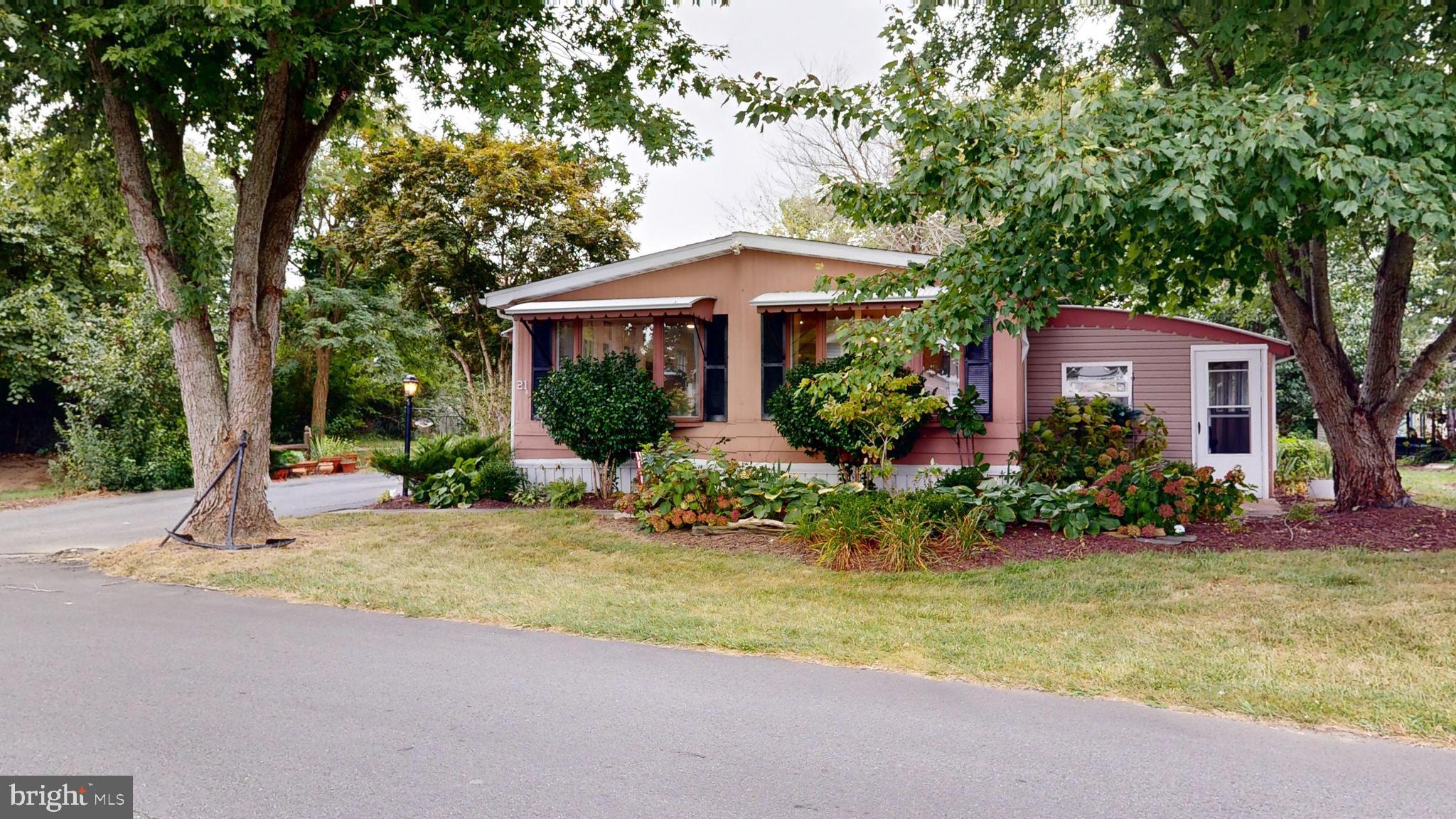 21 COLONIAL LANE