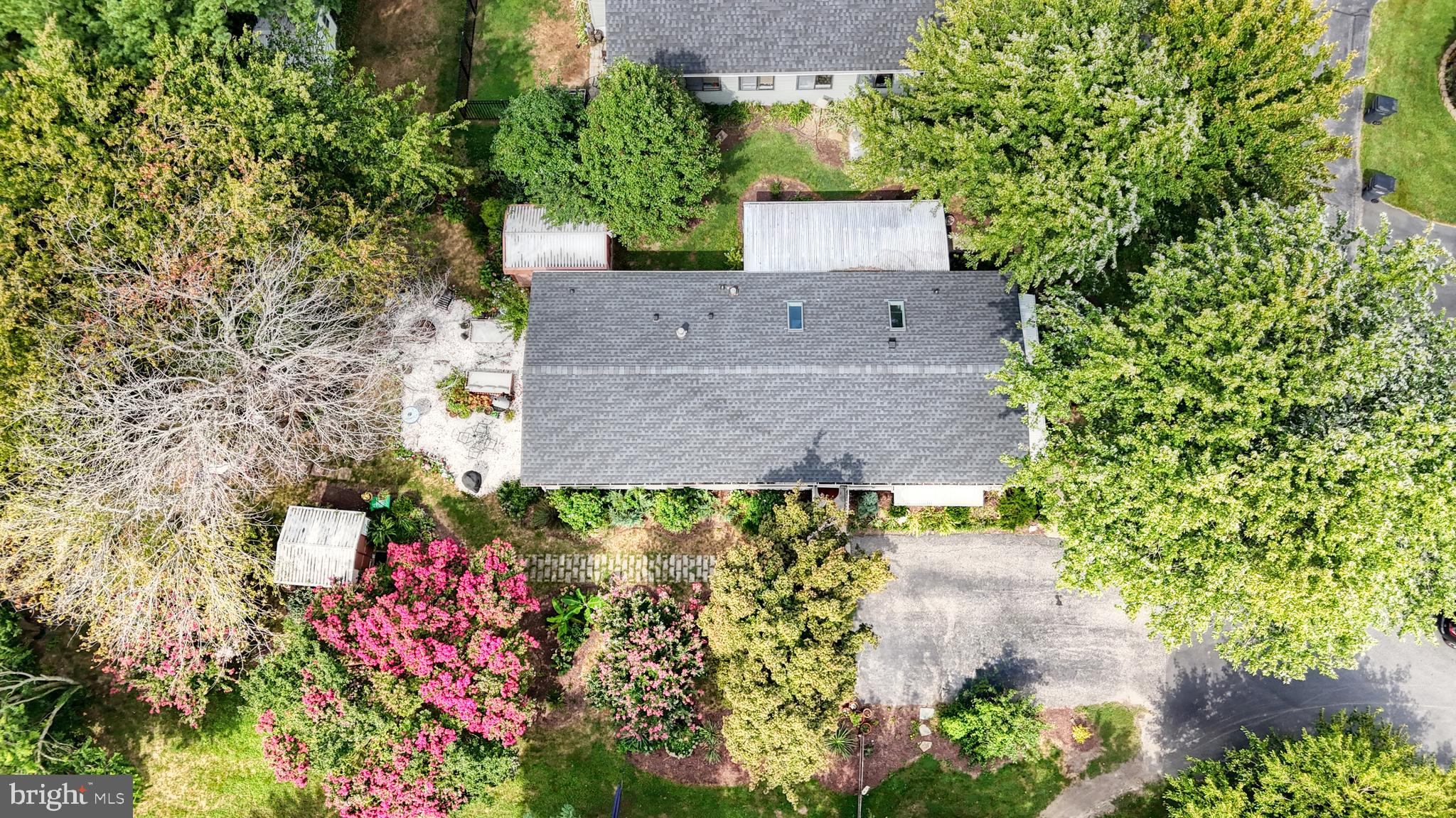 21 COLONIAL LANE