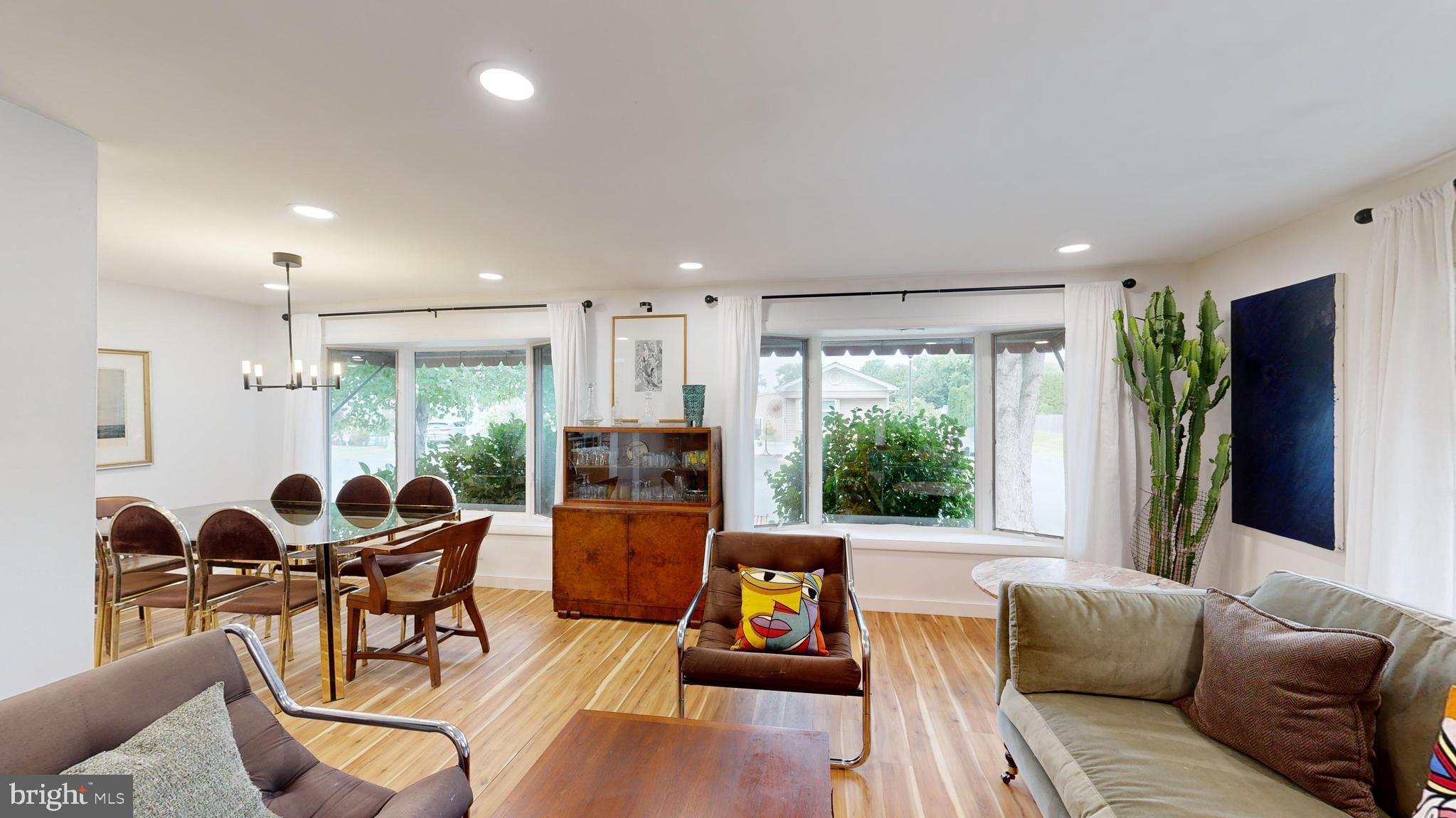 21 COLONIAL LANE