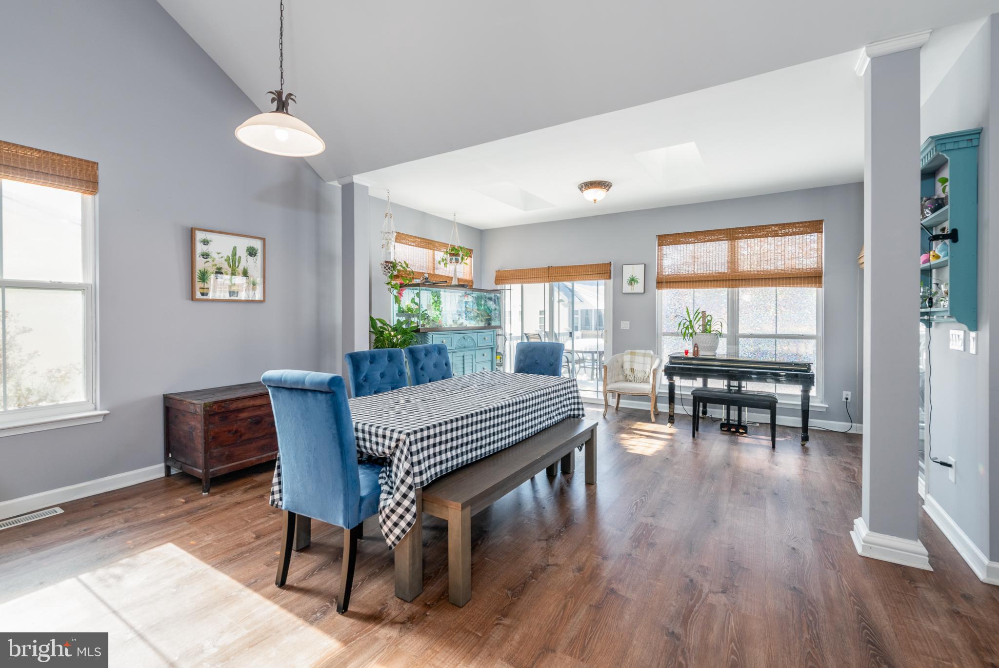 37043 TEAL COURT