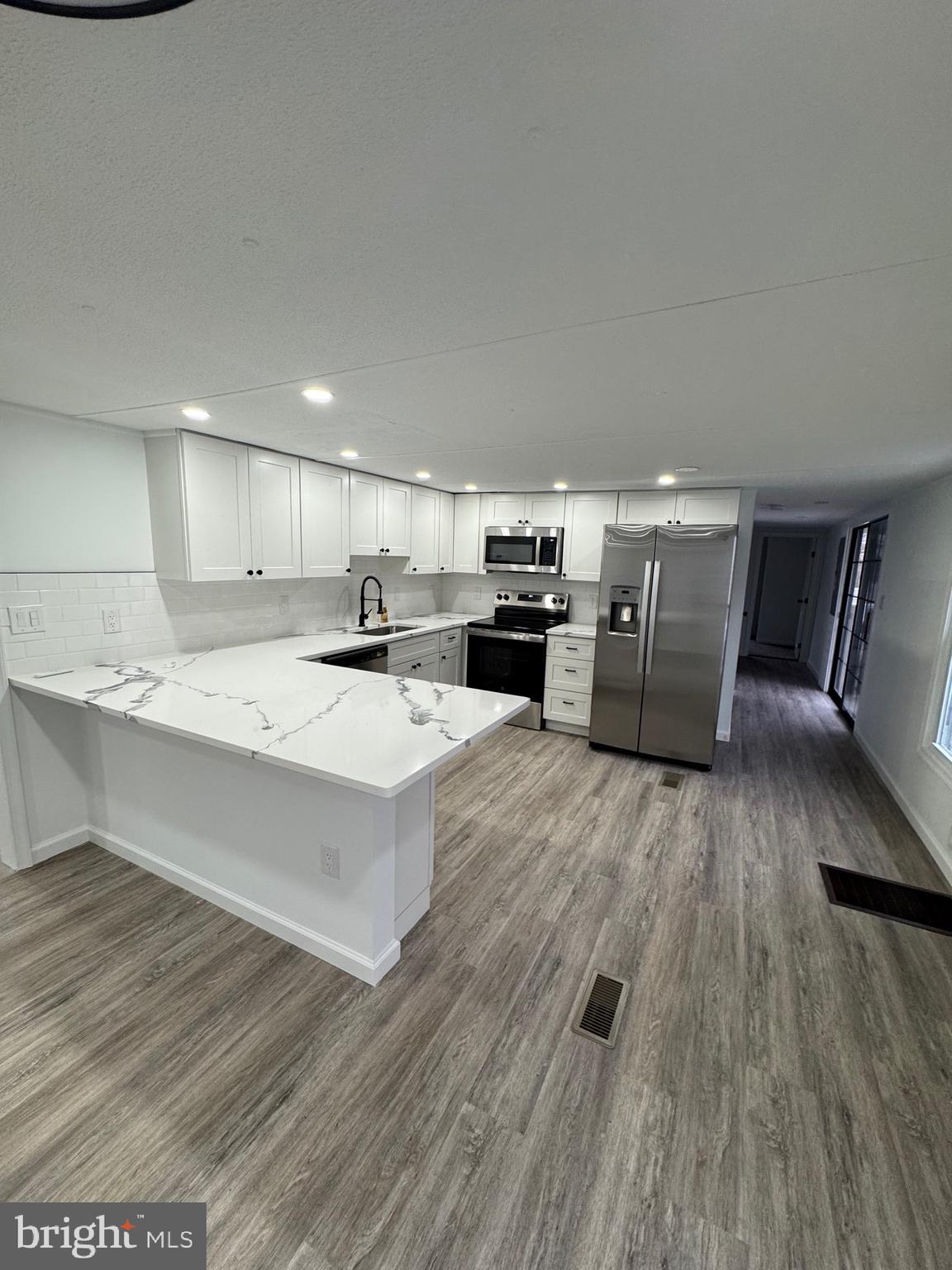33943 LIBERTY STREET 42053
