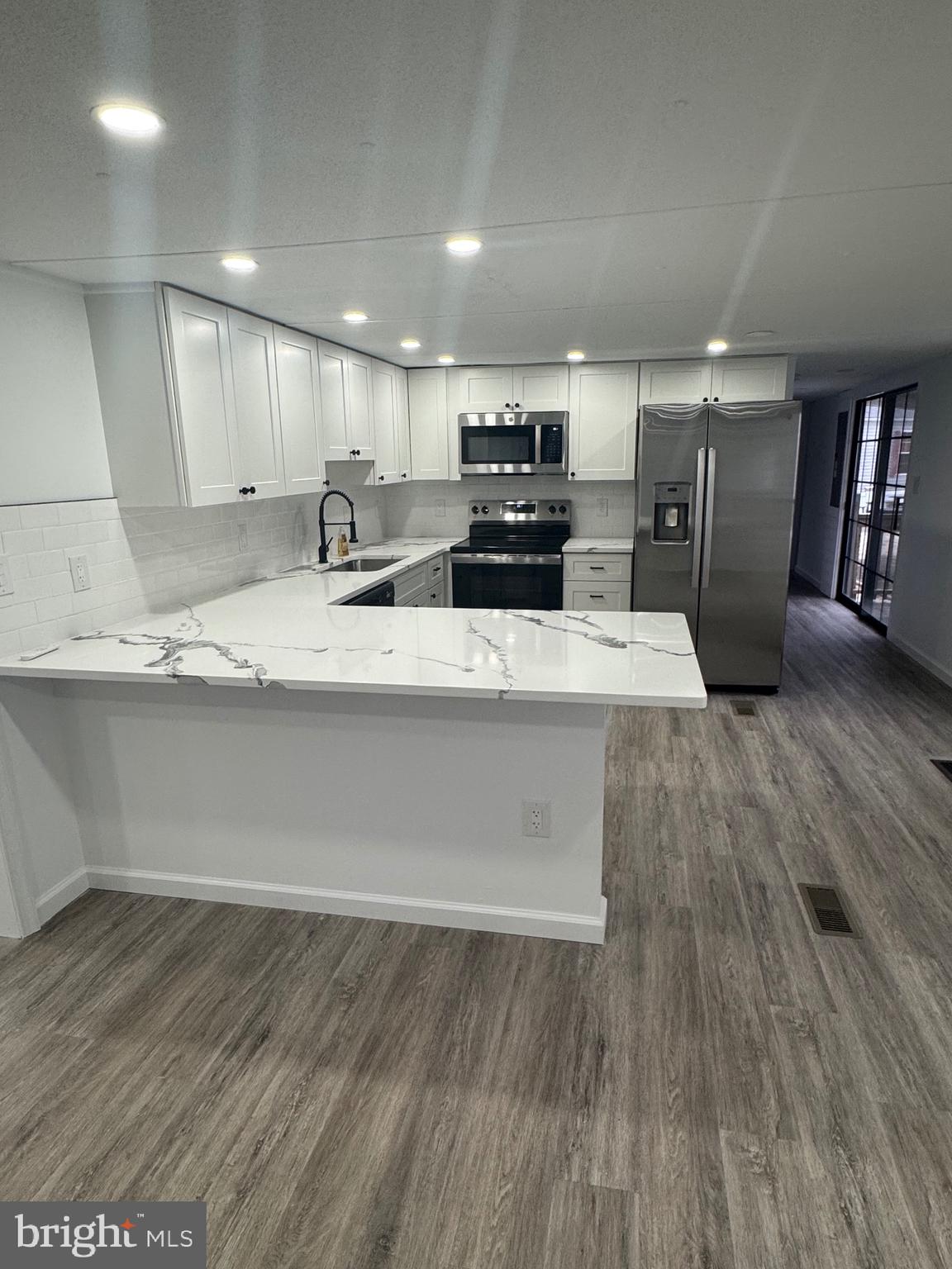 33943 LIBERTY STREET 42053