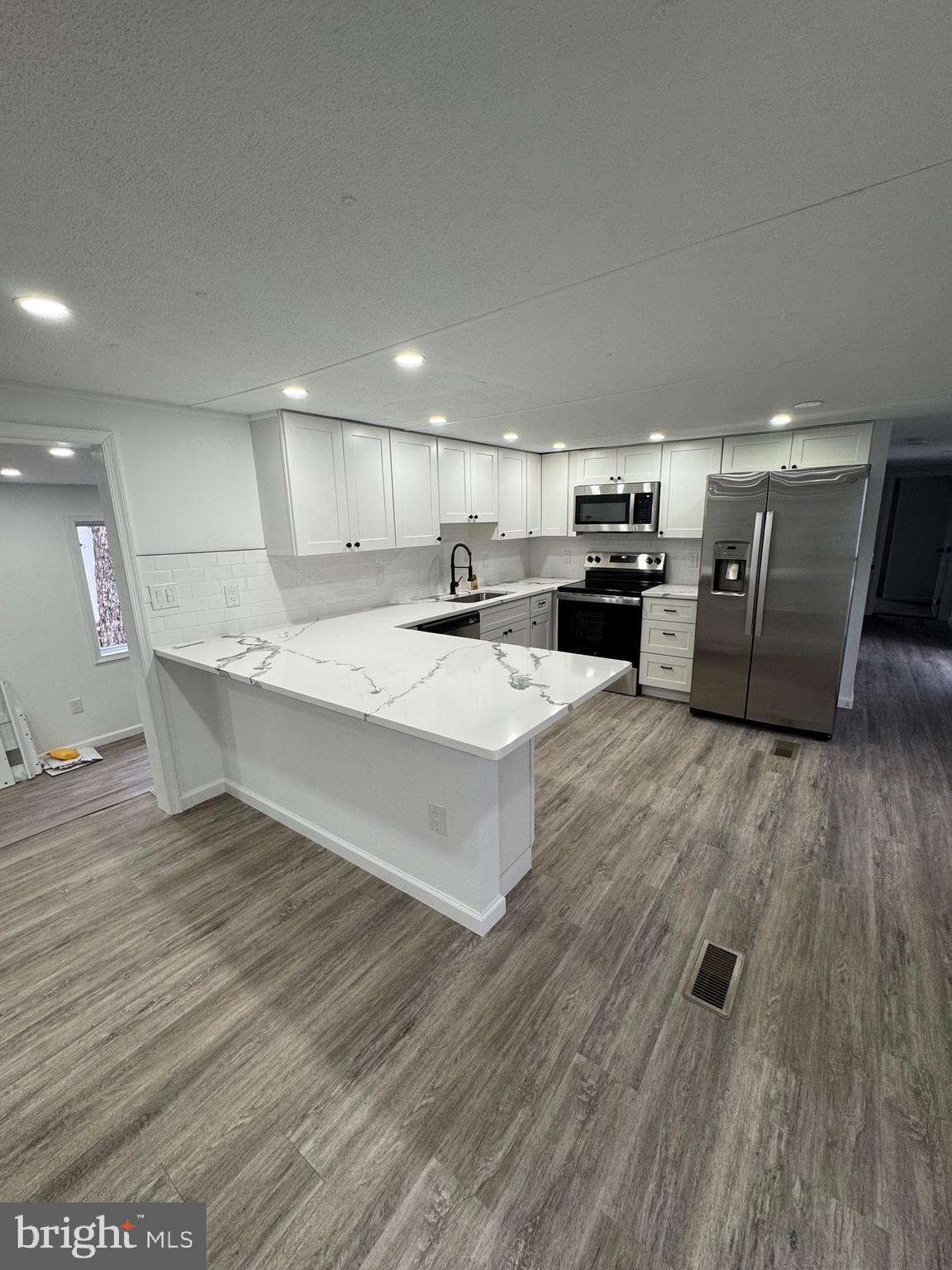 33943 LIBERTY STREET 42053