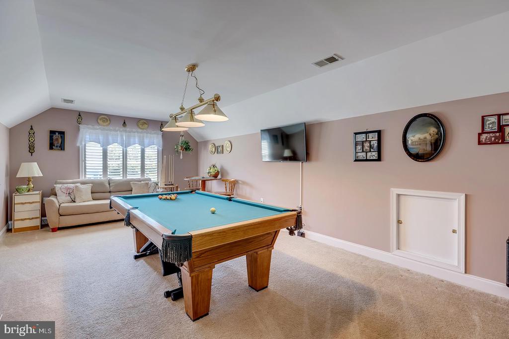 18524 ROSE COURT