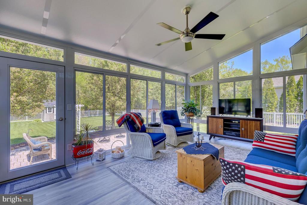 18524 ROSE COURT