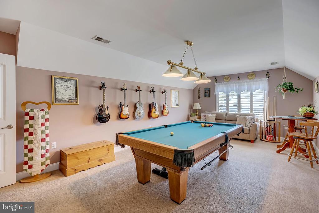 18524 ROSE COURT