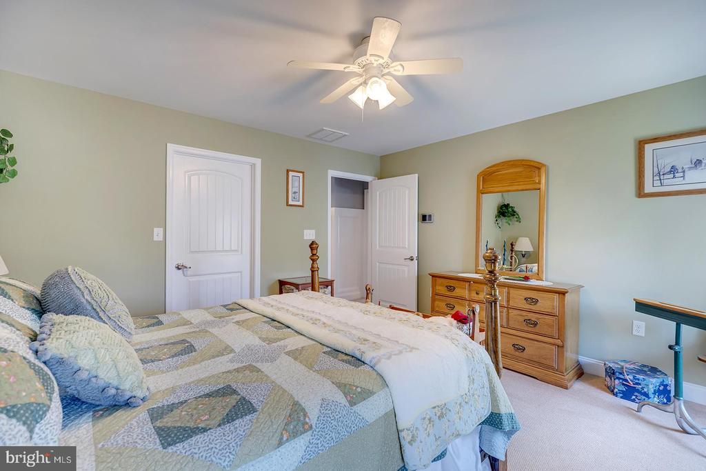 18524 ROSE COURT