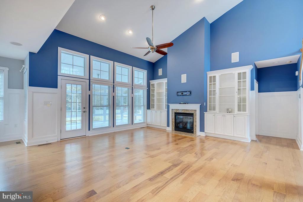 18524 ROSE COURT