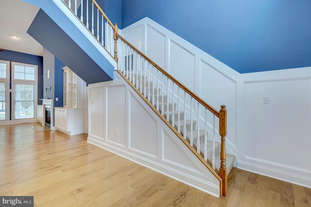 18524 ROSE COURT
