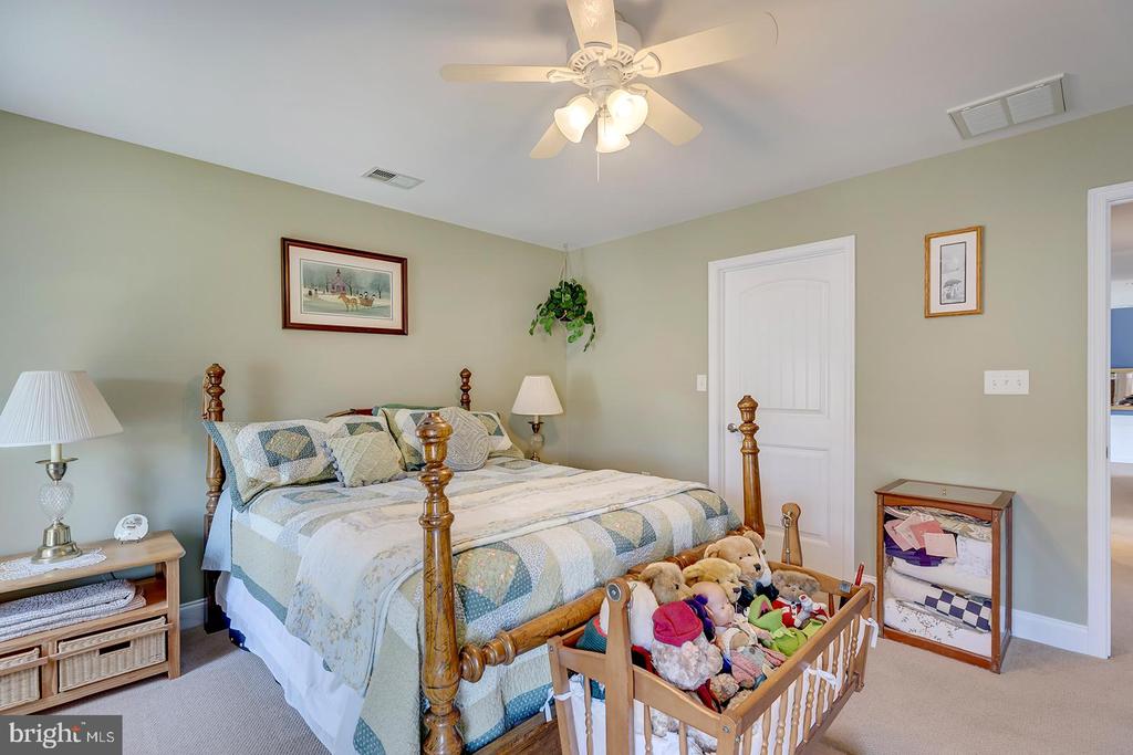 18524 ROSE COURT
