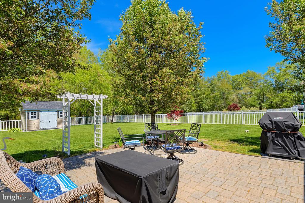18524 ROSE COURT