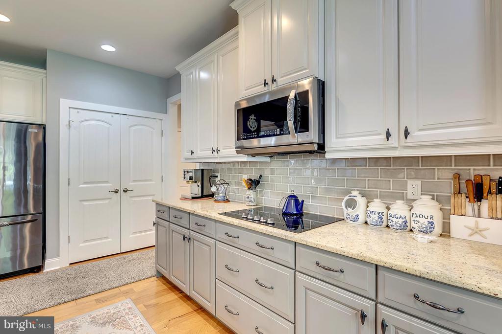 18524 ROSE COURT