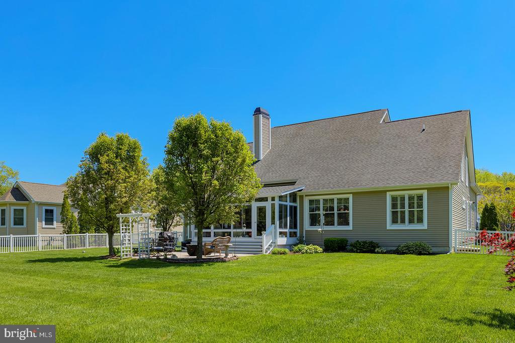 18524 ROSE COURT