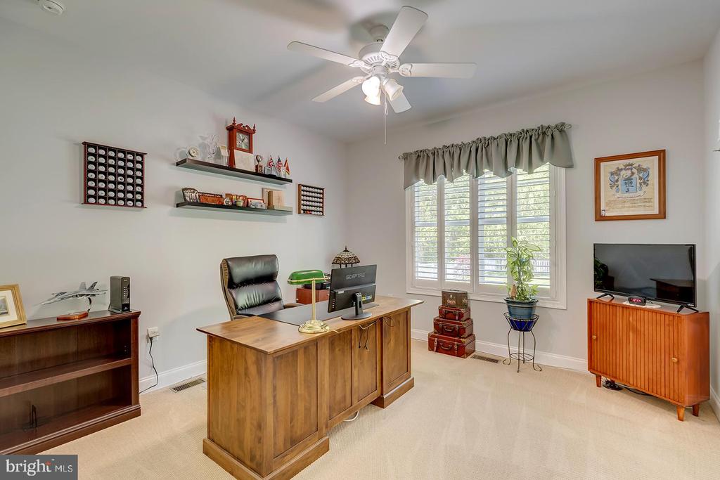 18524 ROSE COURT