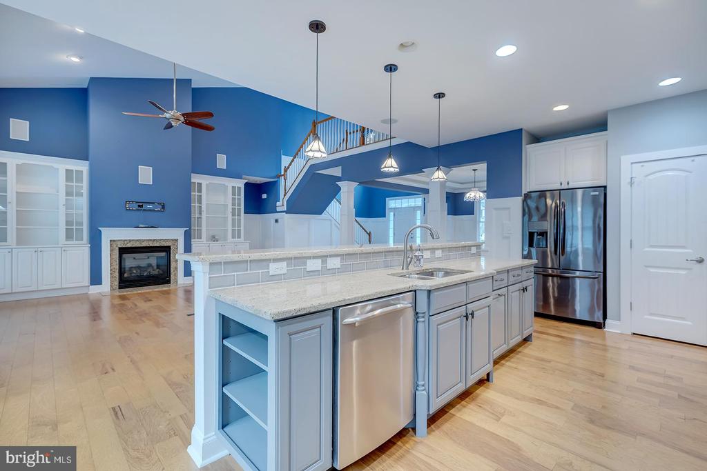 18524 ROSE COURT