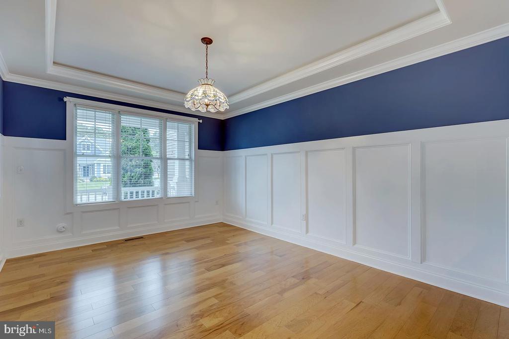 18524 ROSE COURT