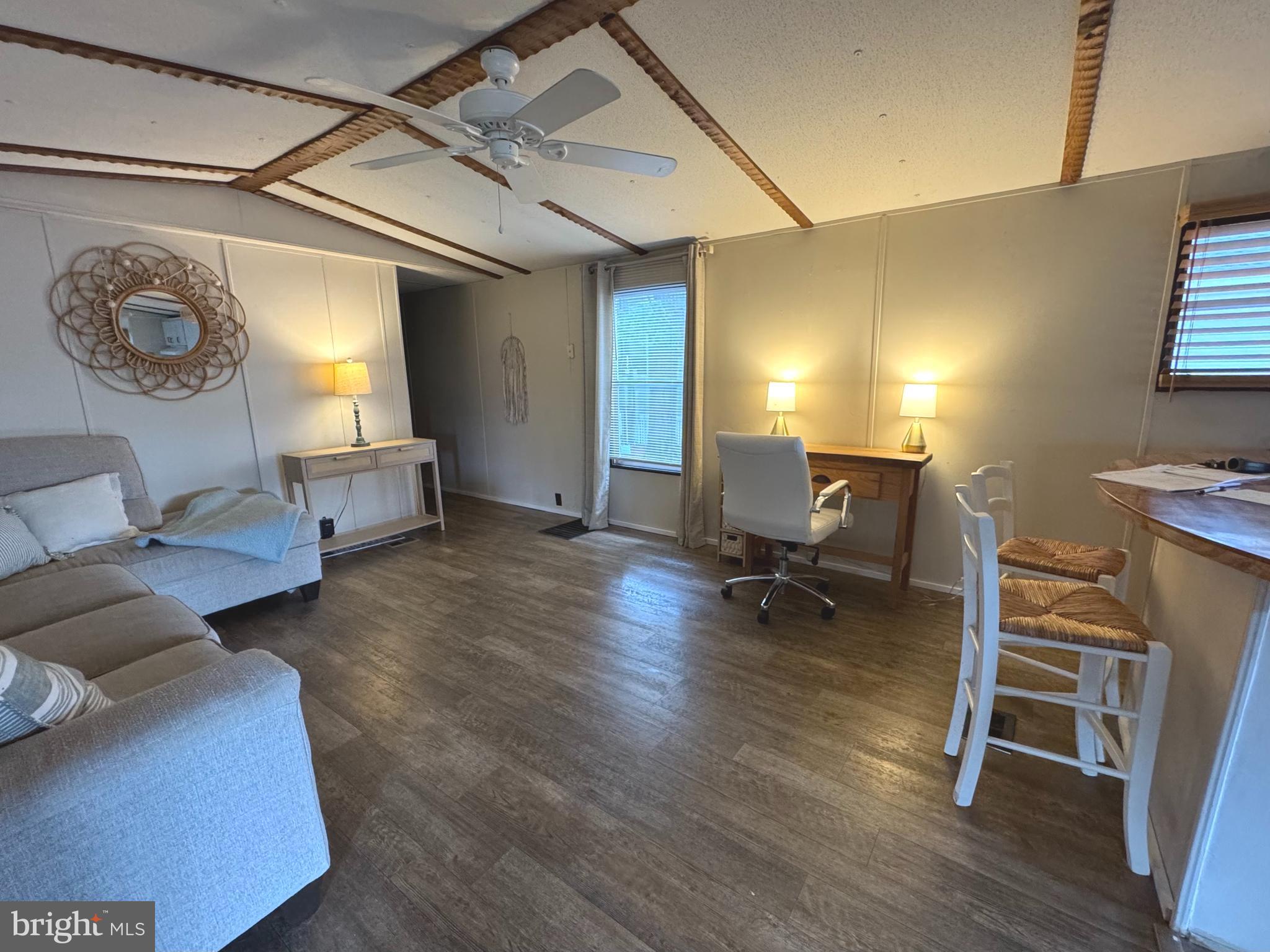 35573 E HARBOR DRIVE 37624