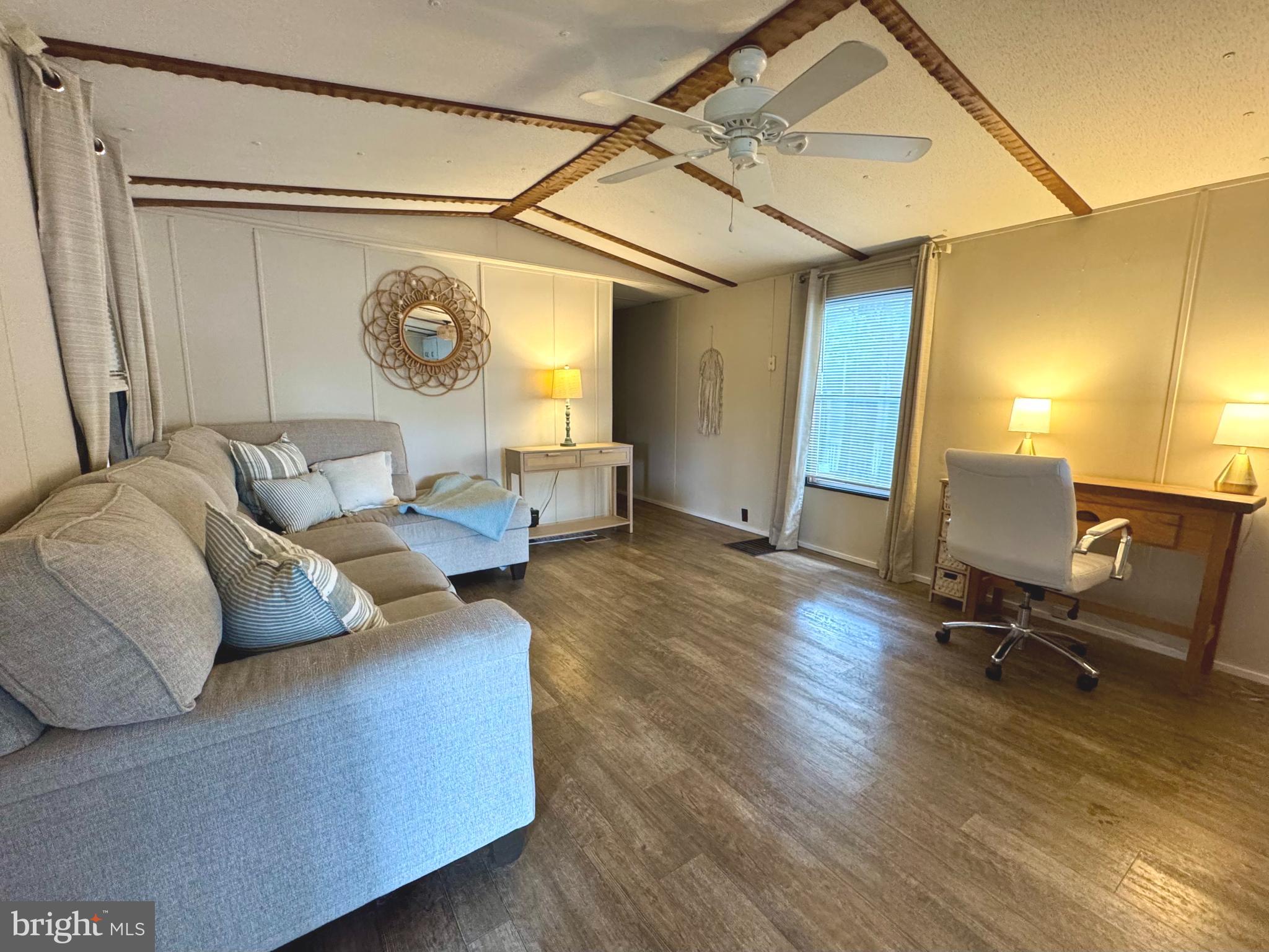 35573 E HARBOR DRIVE 37624