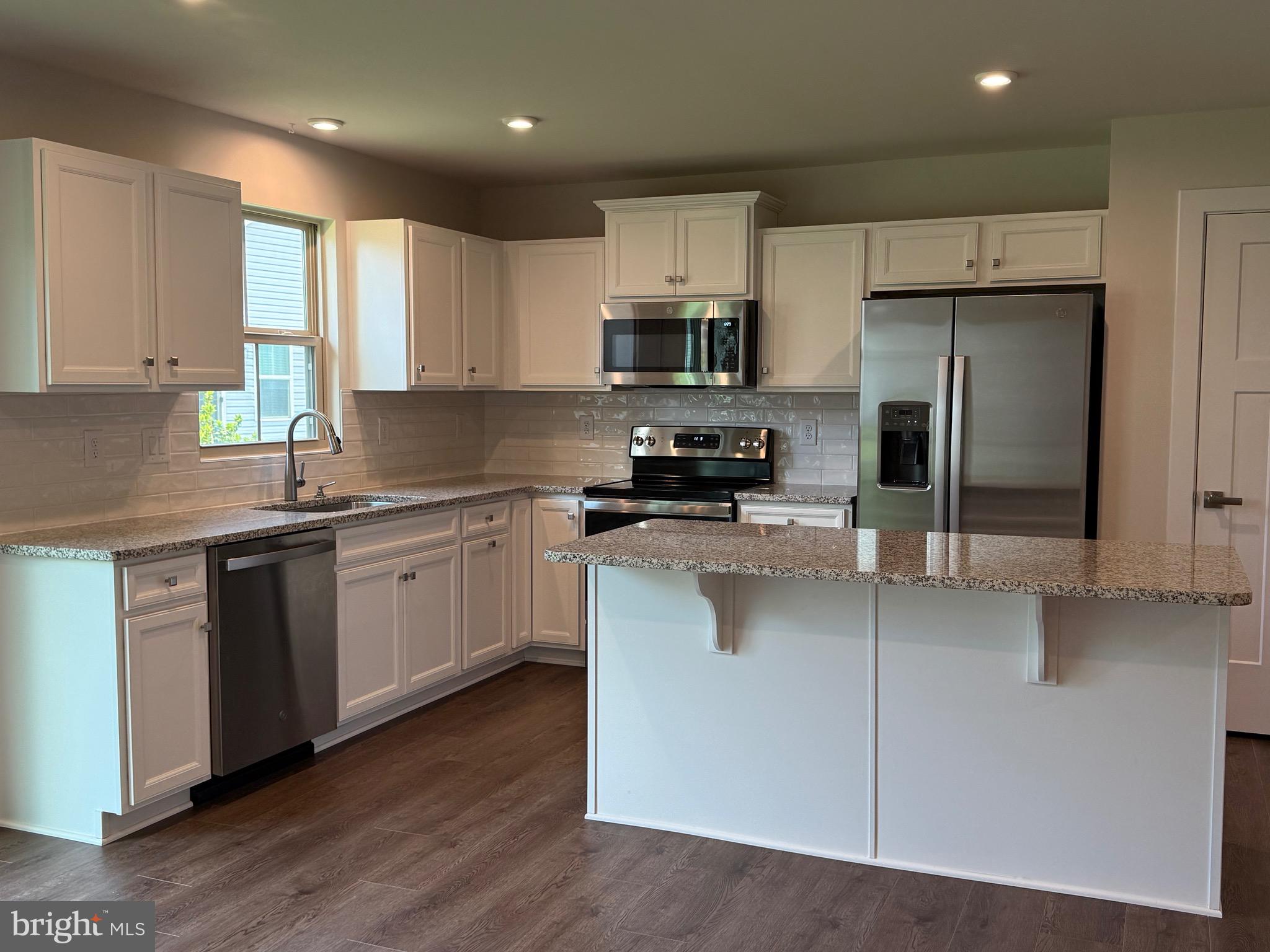 25237 TANNIN CIRCLE
