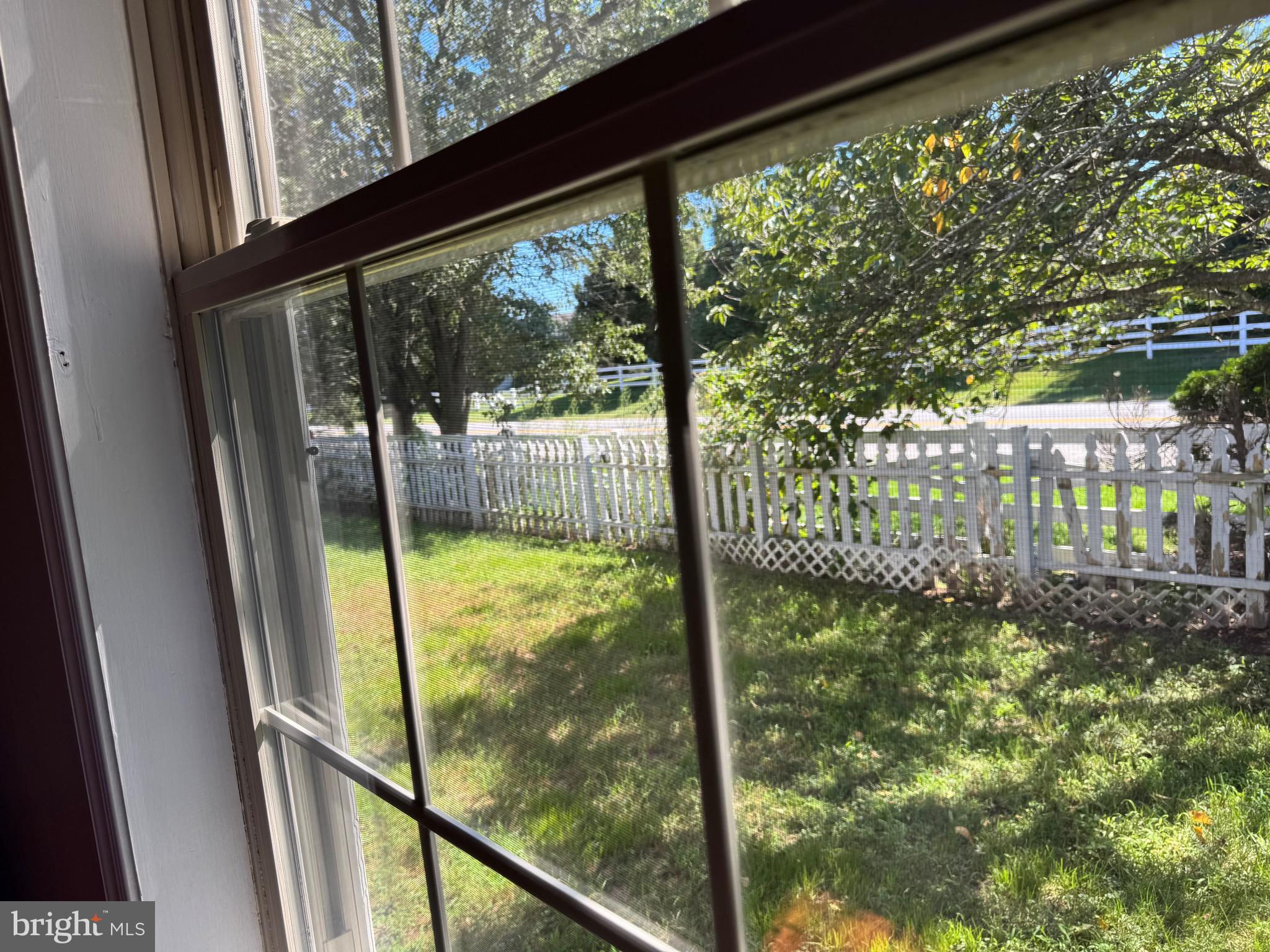 131 LAKESIDE DRIVE