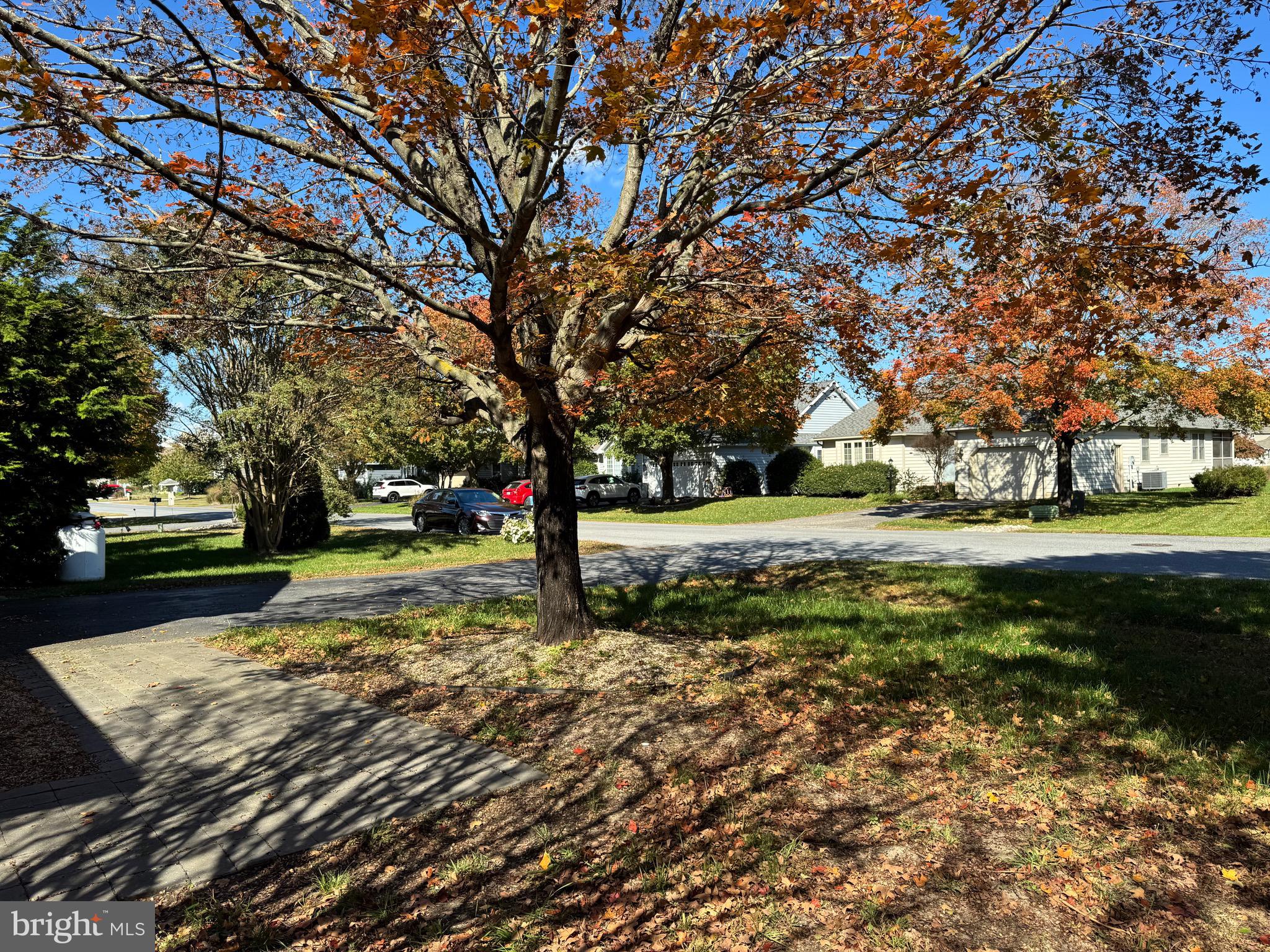 131 LAKESIDE DRIVE