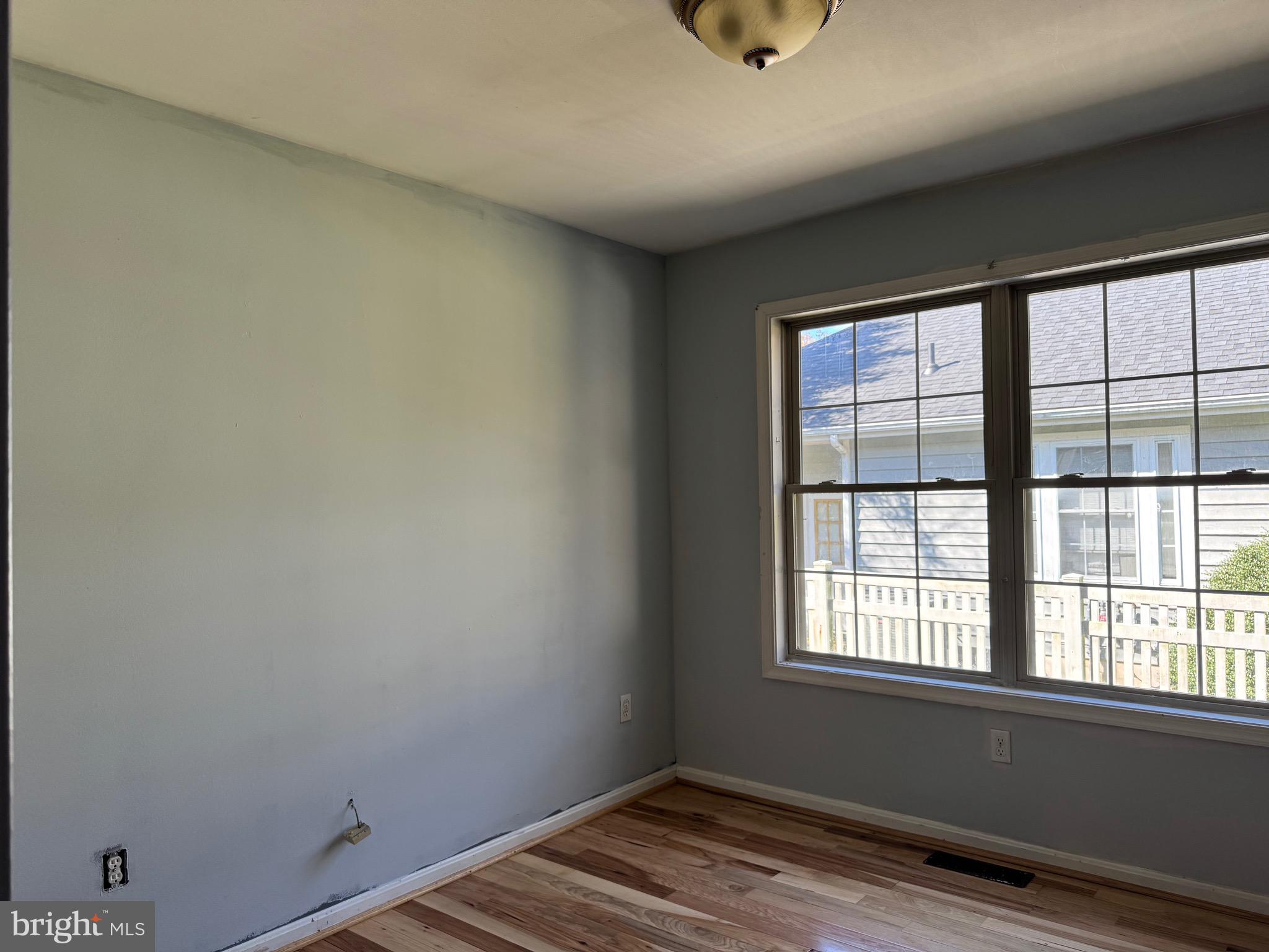 131 LAKESIDE DRIVE