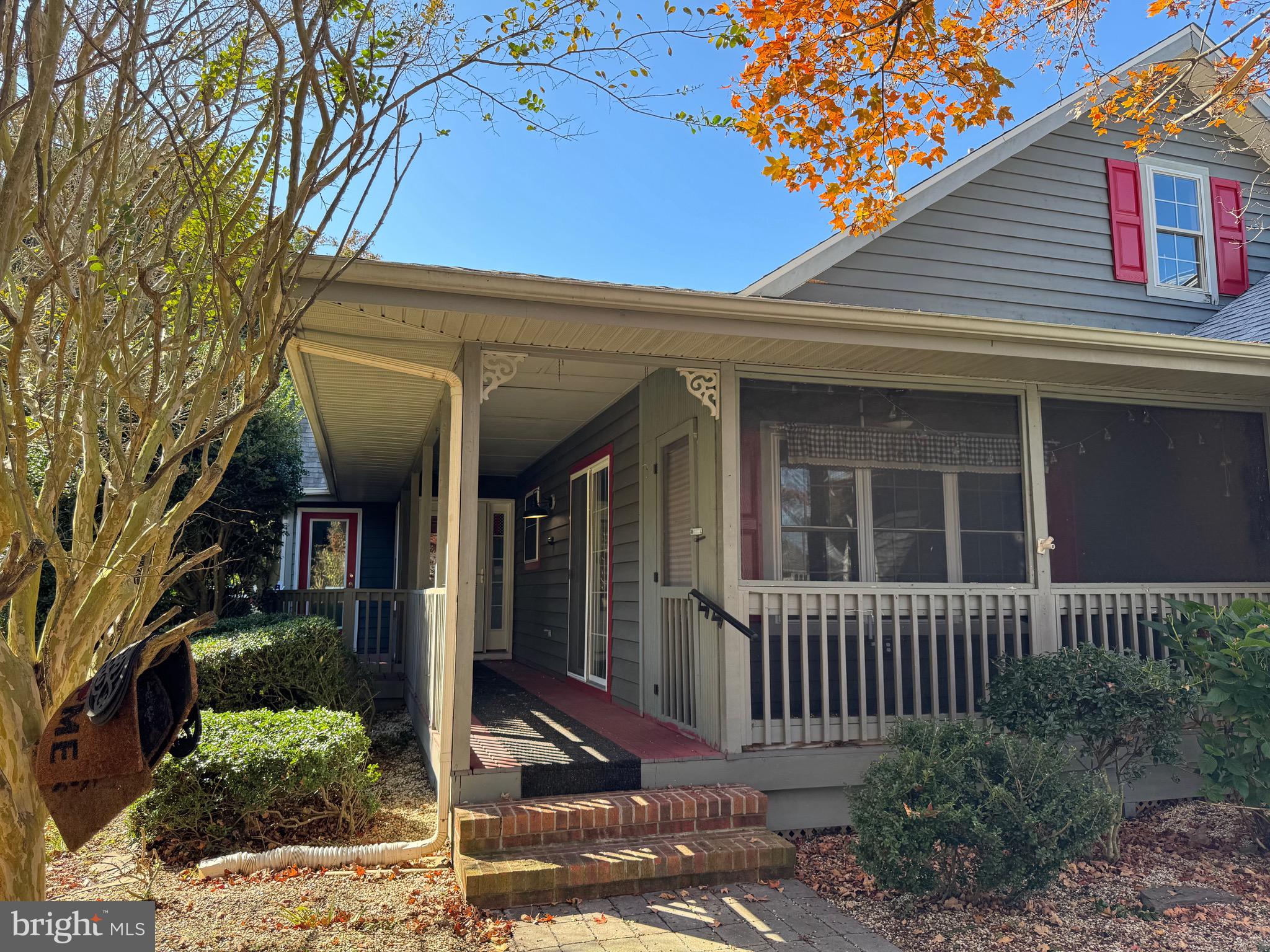 131 LAKESIDE DRIVE
