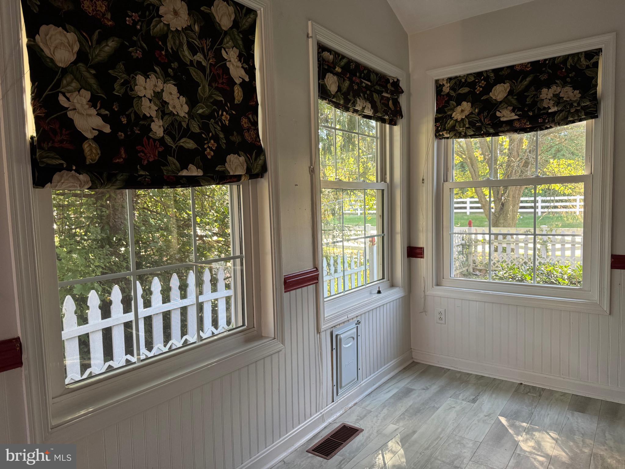 131 LAKESIDE DRIVE