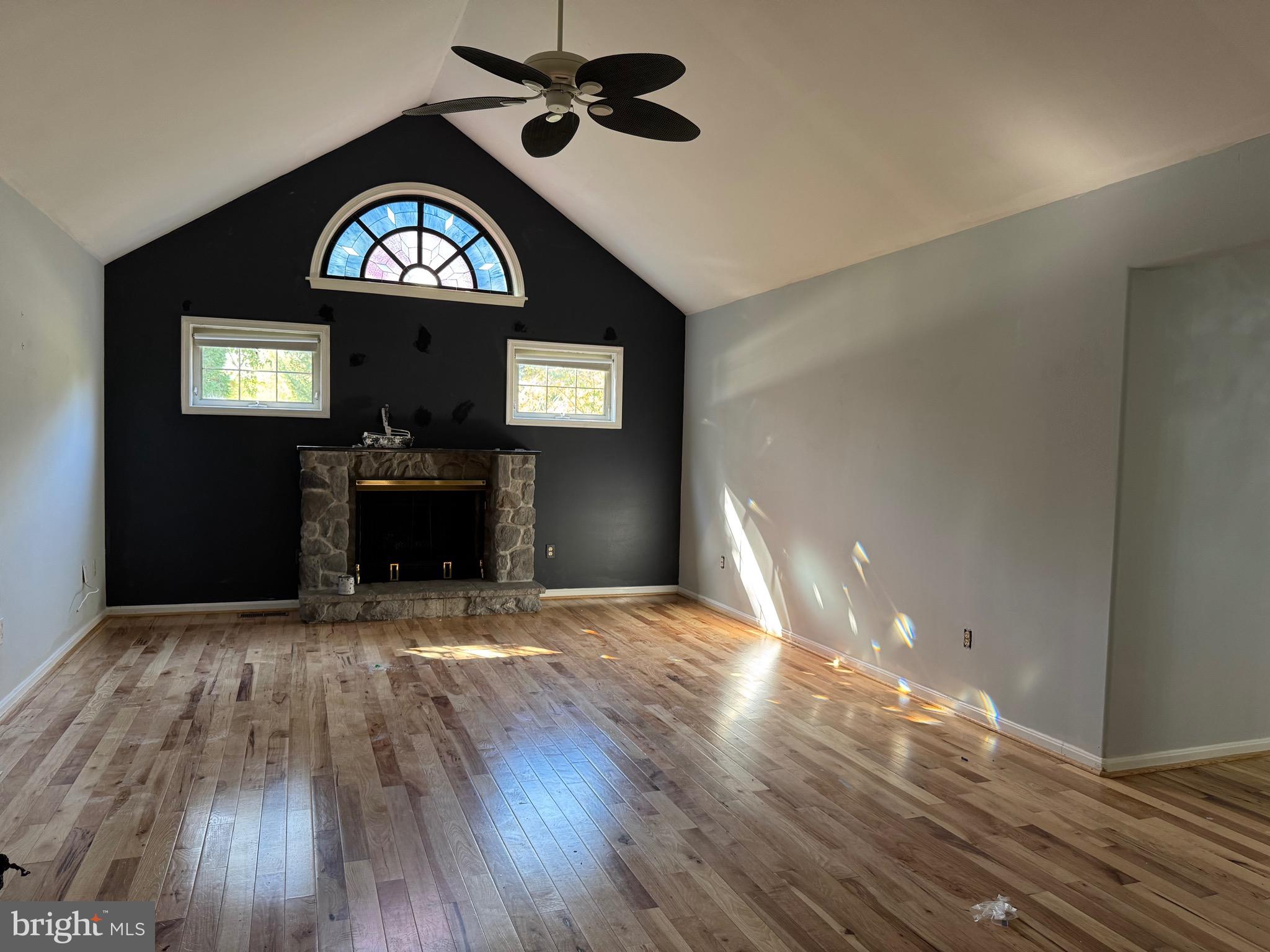 131 LAKESIDE DRIVE