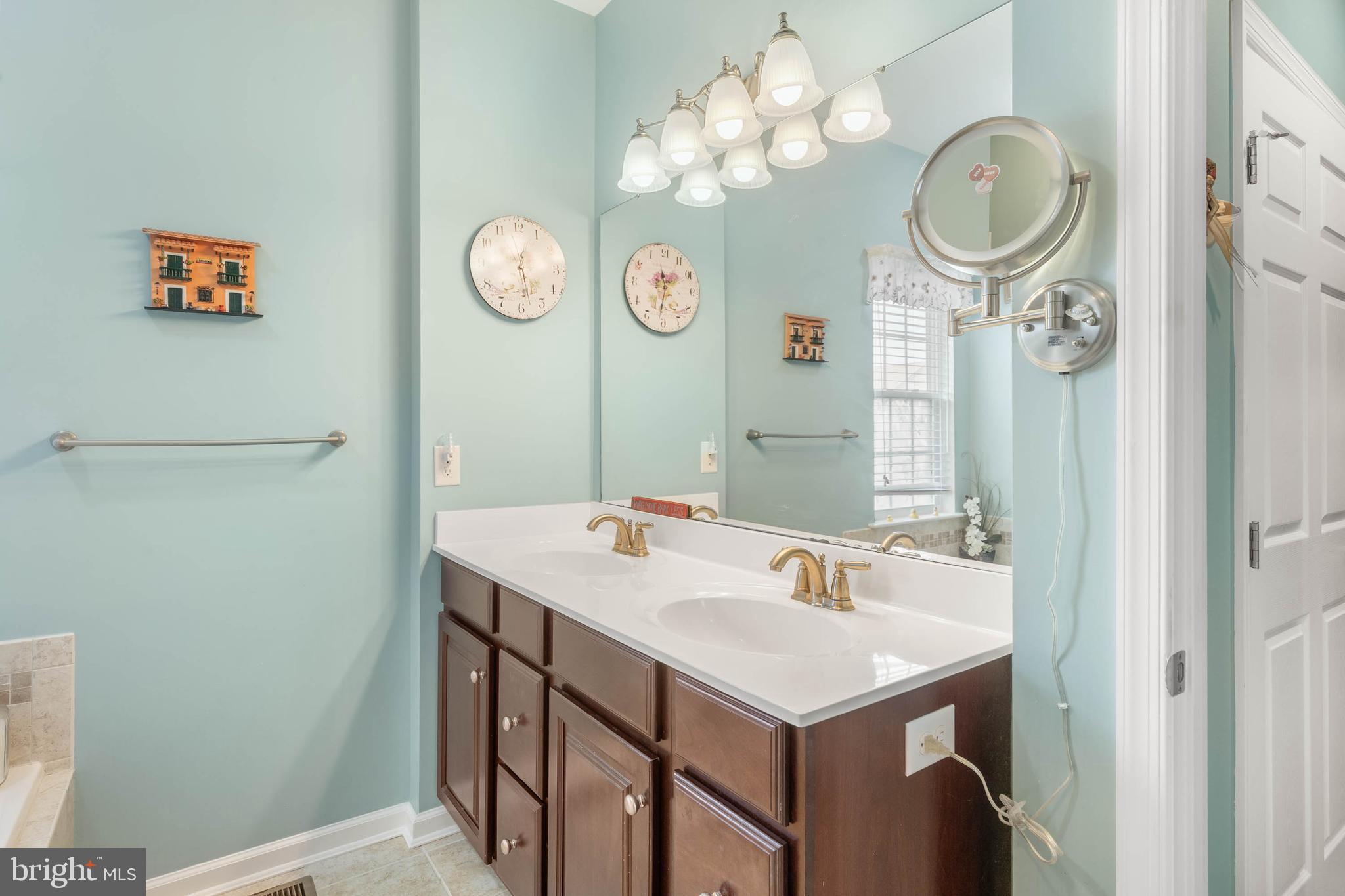23687 HERRING REACH COURT
