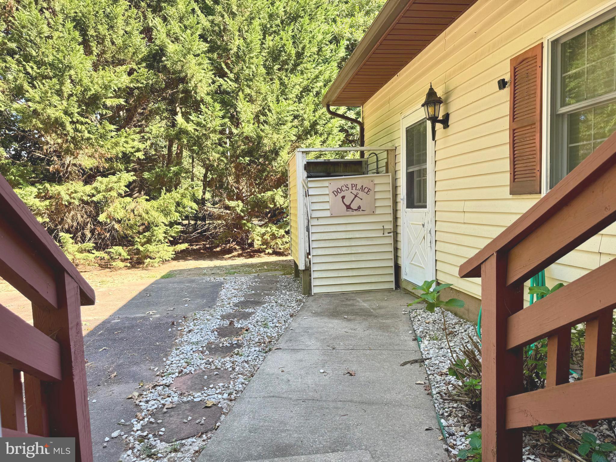 34135 POPLAR LANE