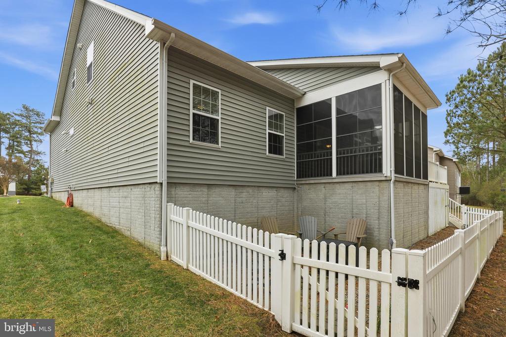 23712 HERRING REACH COURT