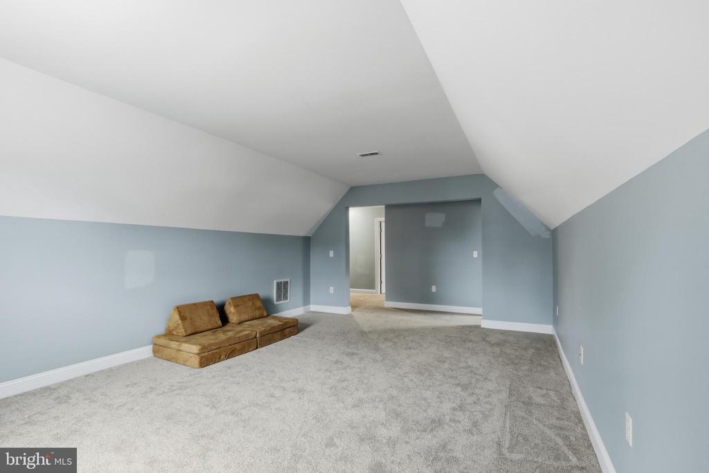 23712 HERRING REACH COURT