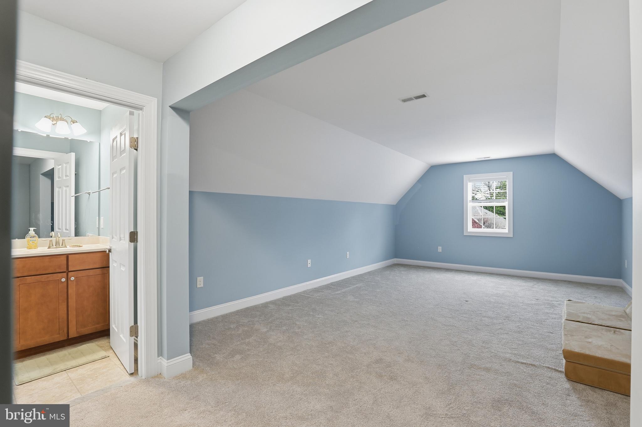 23712 HERRING REACH COURT