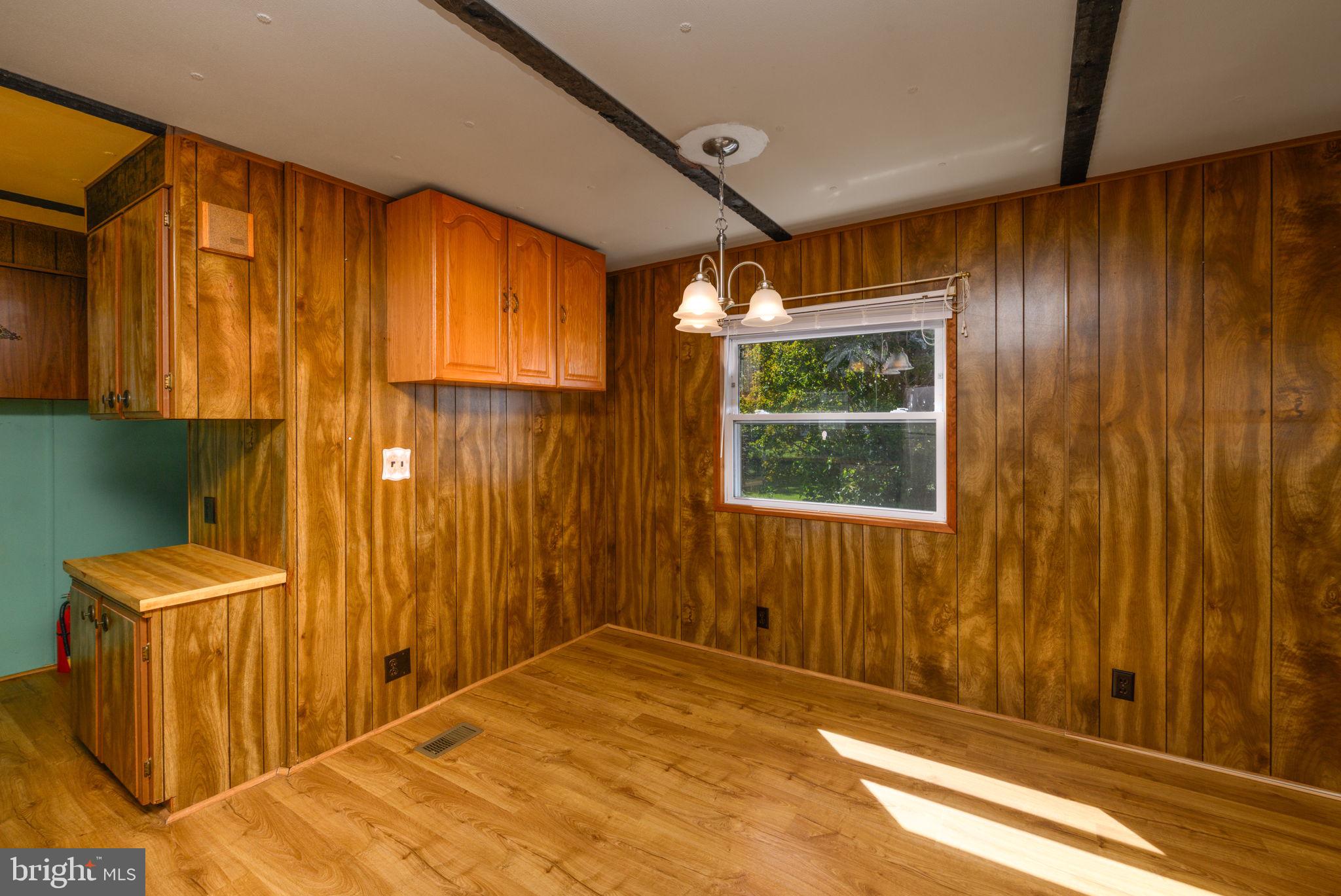 11 COLONIAL LANE