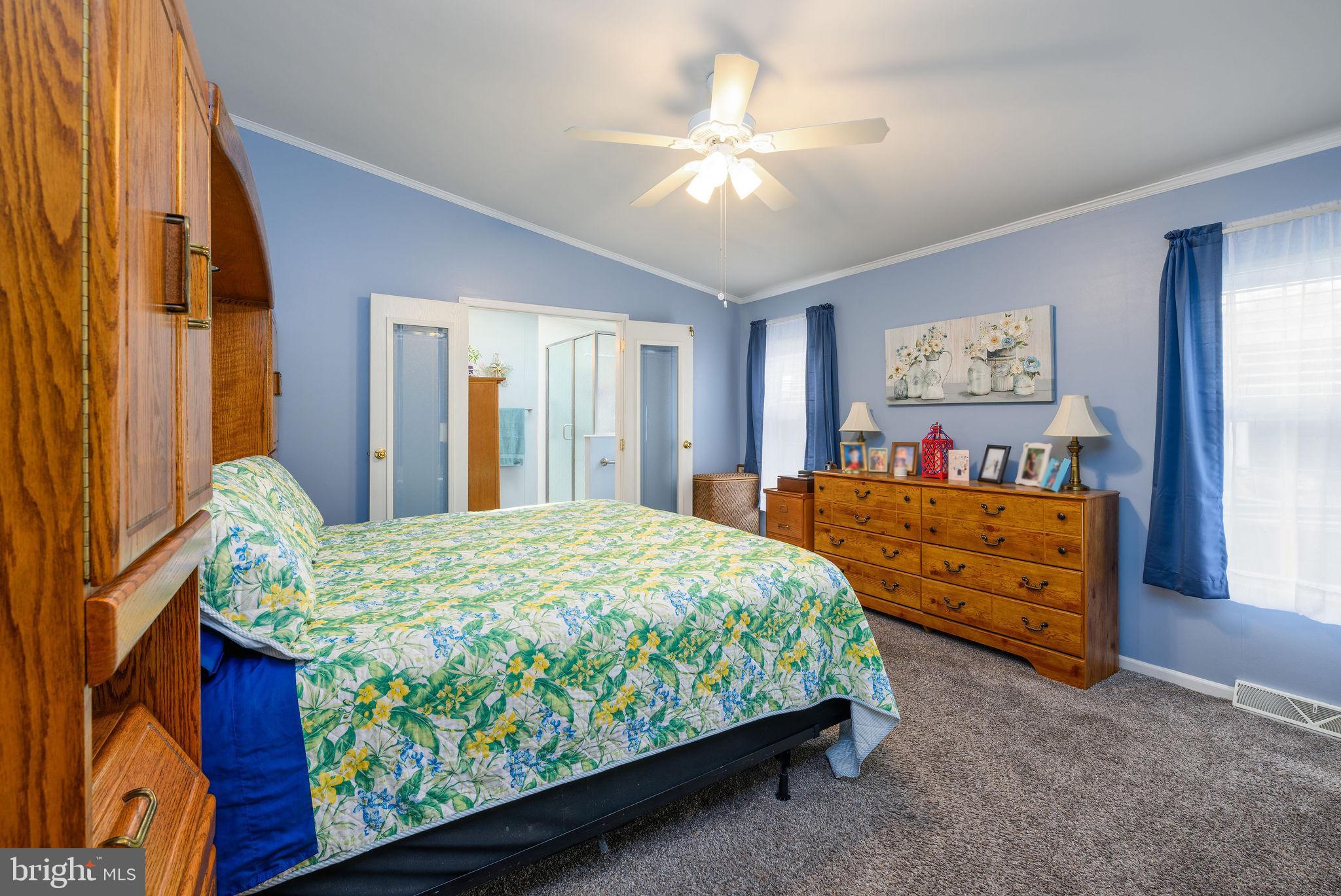 33606 LAKESHORE CIRCLE