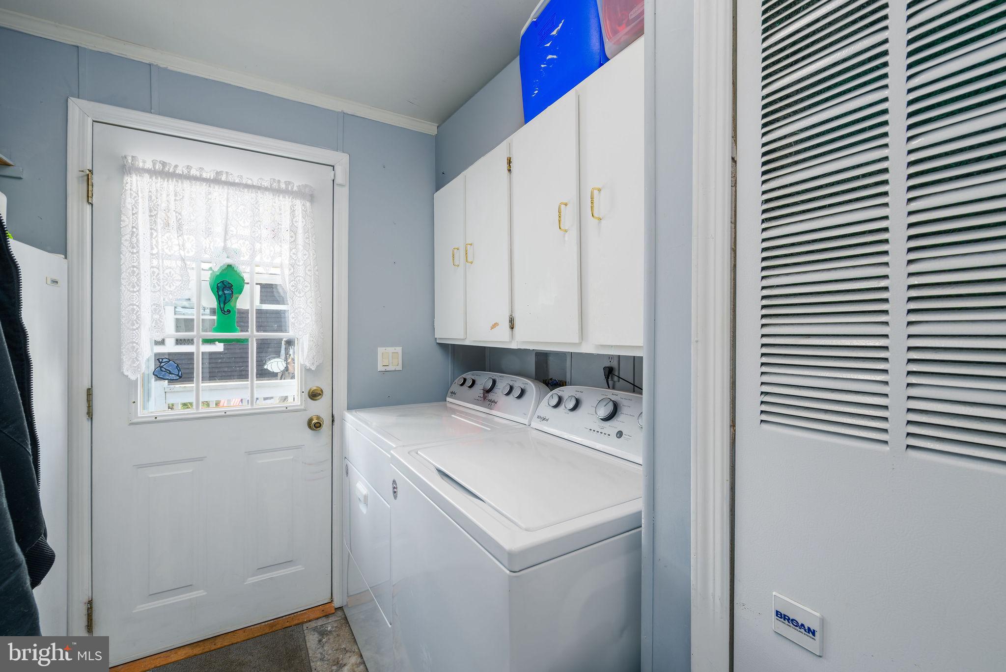 33606 LAKESHORE CIRCLE