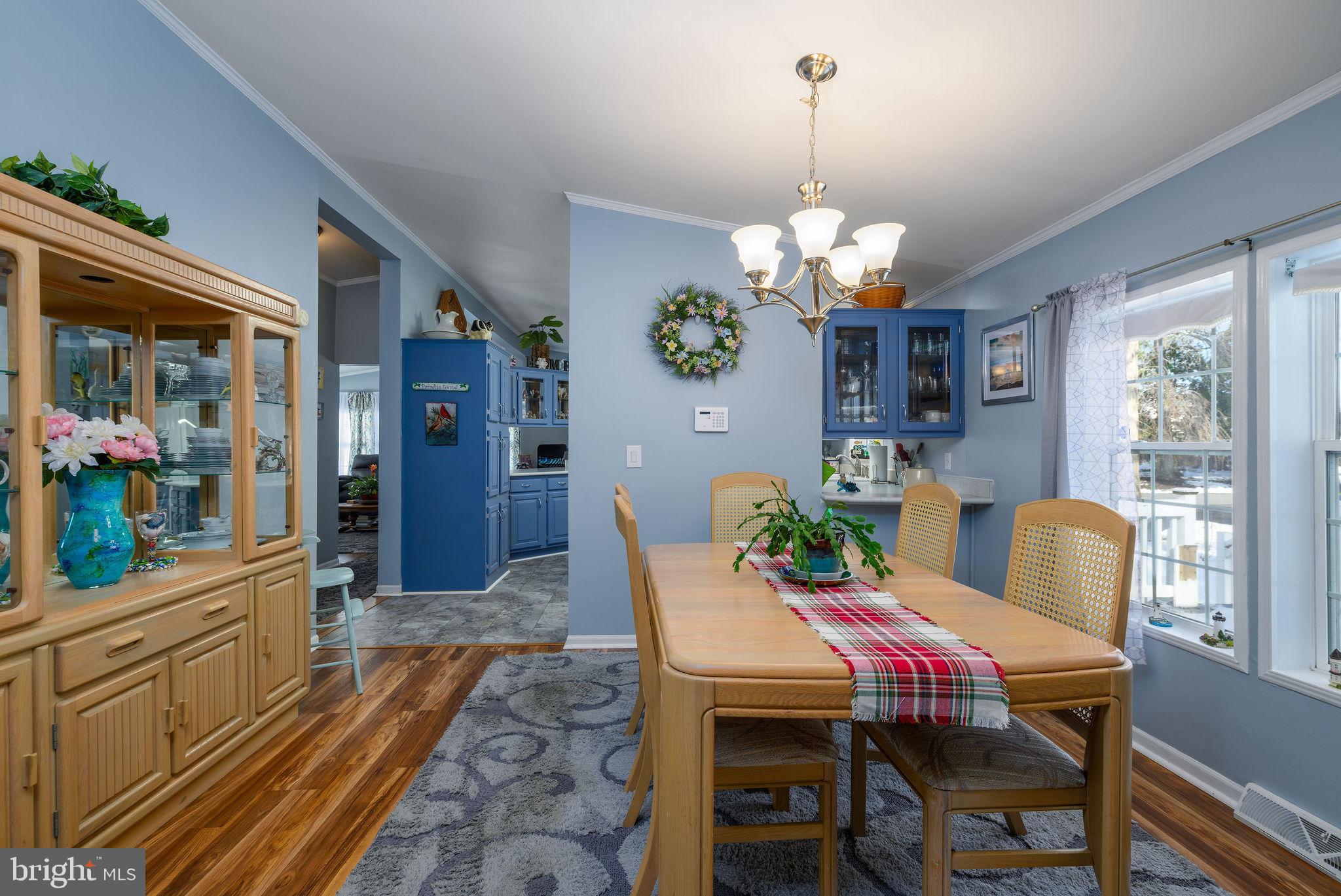 33606 LAKESHORE CIRCLE