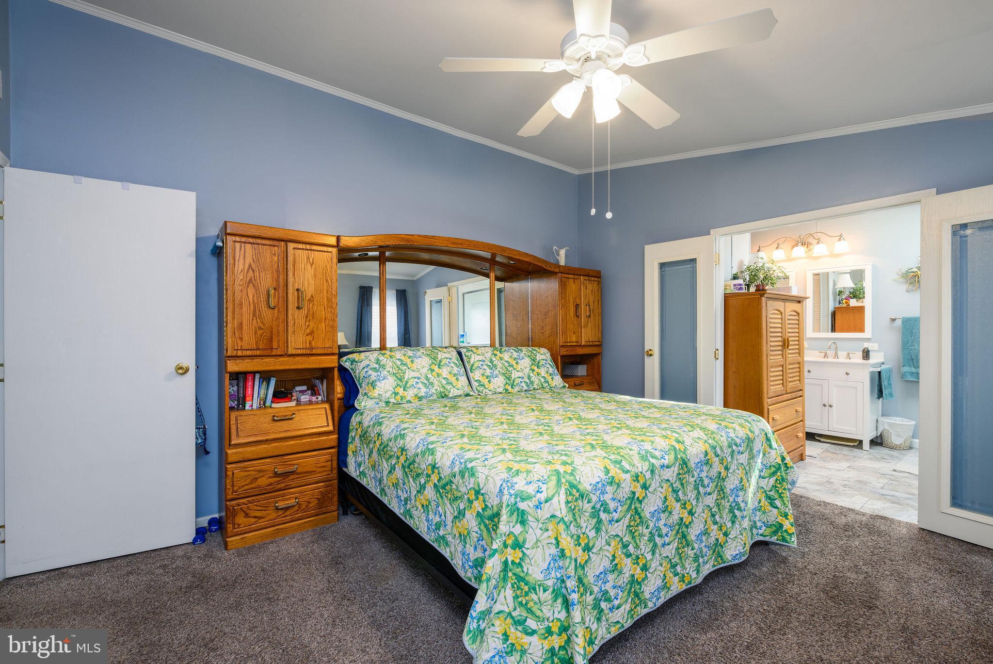 33606 LAKESHORE CIRCLE