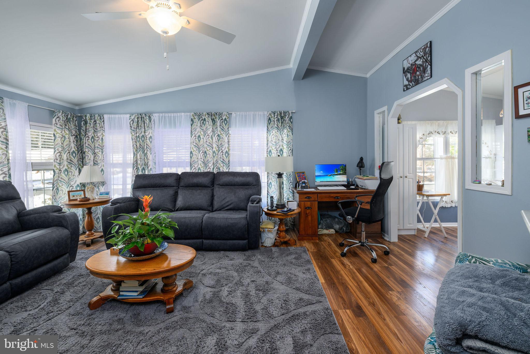 33606 LAKESHORE CIRCLE